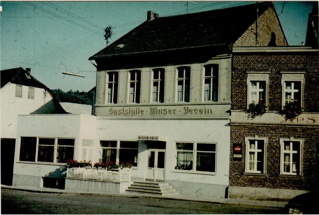Gaststätte - Winzer - Verein Bodendorf/Ahr mit neuem Anbau 1959 (Heimatarchiv Bad Bodendorf CC BY-NC-SA)