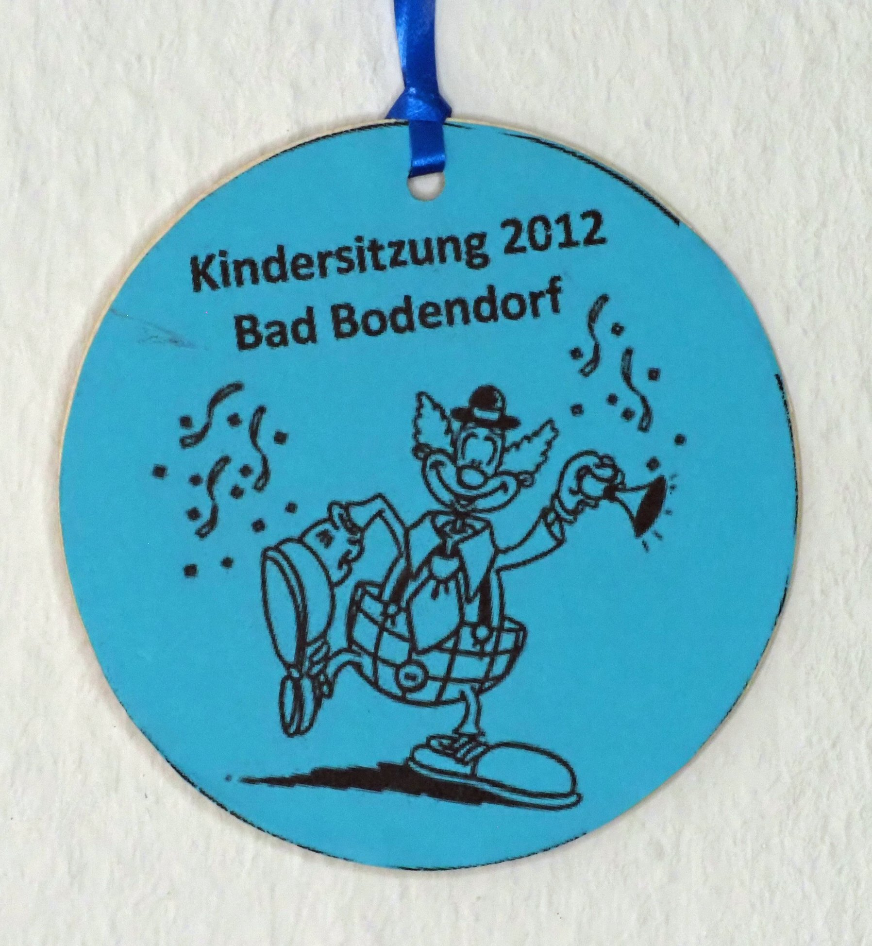 Karnevalsorden der Bodendorfer Jugend für die Kindersitzung in der Saison 2004 (Heimatarchiv Bad Bodendorf CC BY-NC-SA)