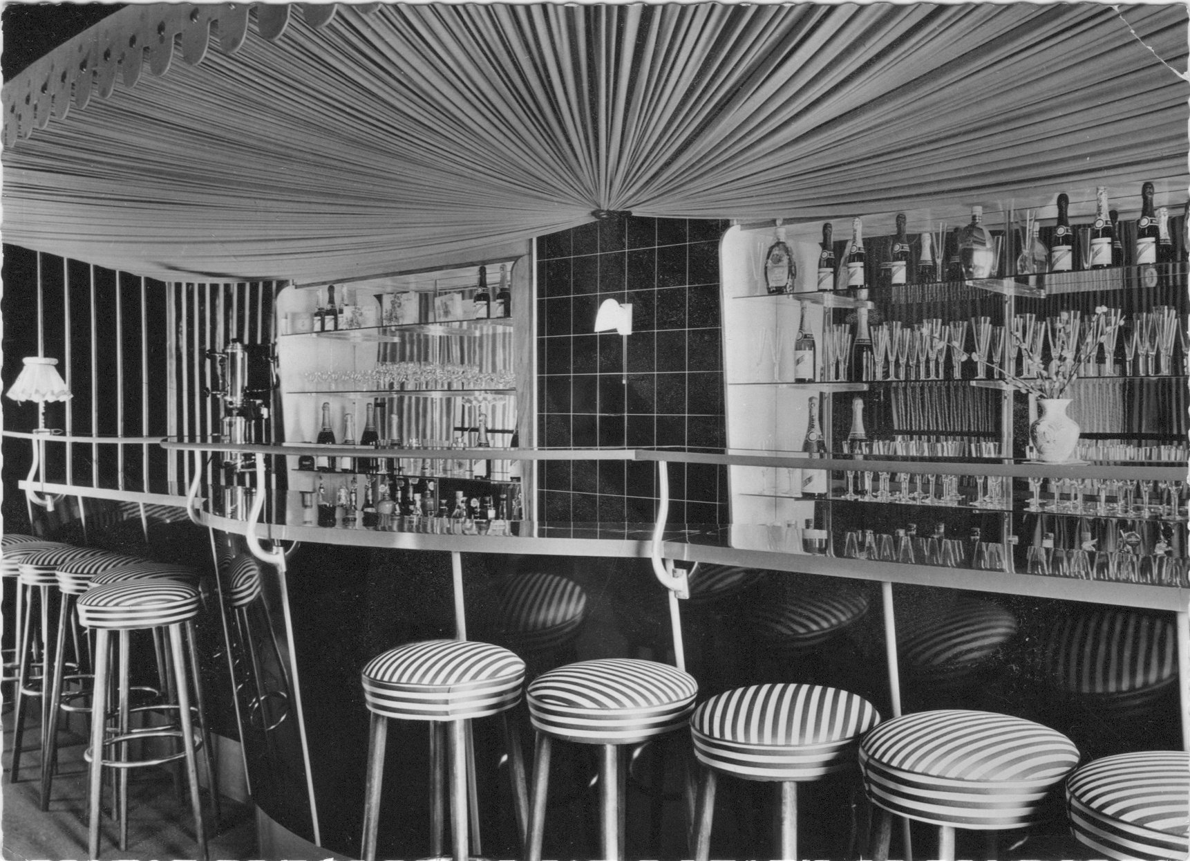 Bild der "Cosi-Bar" im Haus am Weiher Bodendorf/Ahr (Heimatarchiv Bad Bodendorf CC BY-NC-SA)
