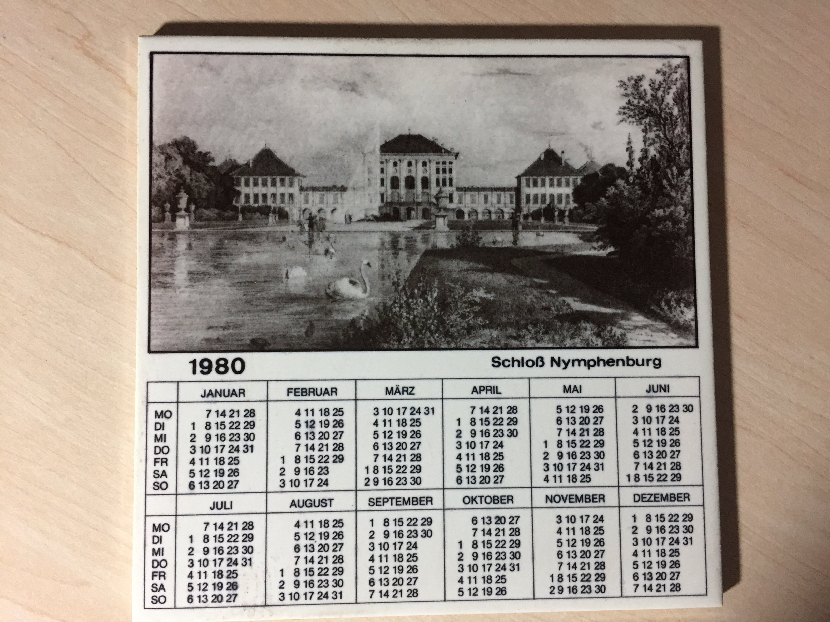 Kalenderfliese 1980 (Heimatmuseum Schloss Sinzig CC BY-NC-SA)