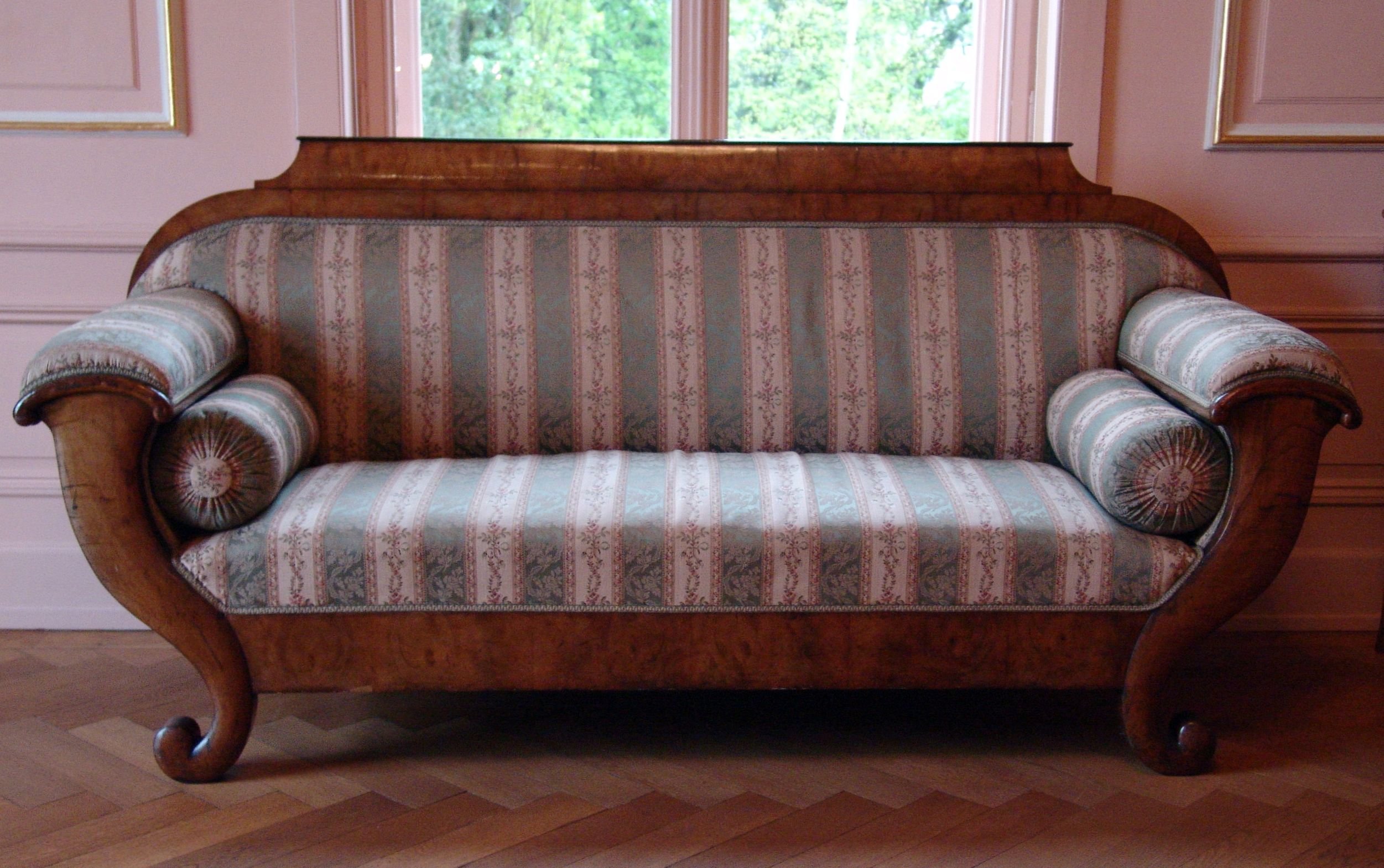 Sofa im Louis-Philippe-Stil (Stadtmuseum Villa Böhm CC BY-NC-SA)