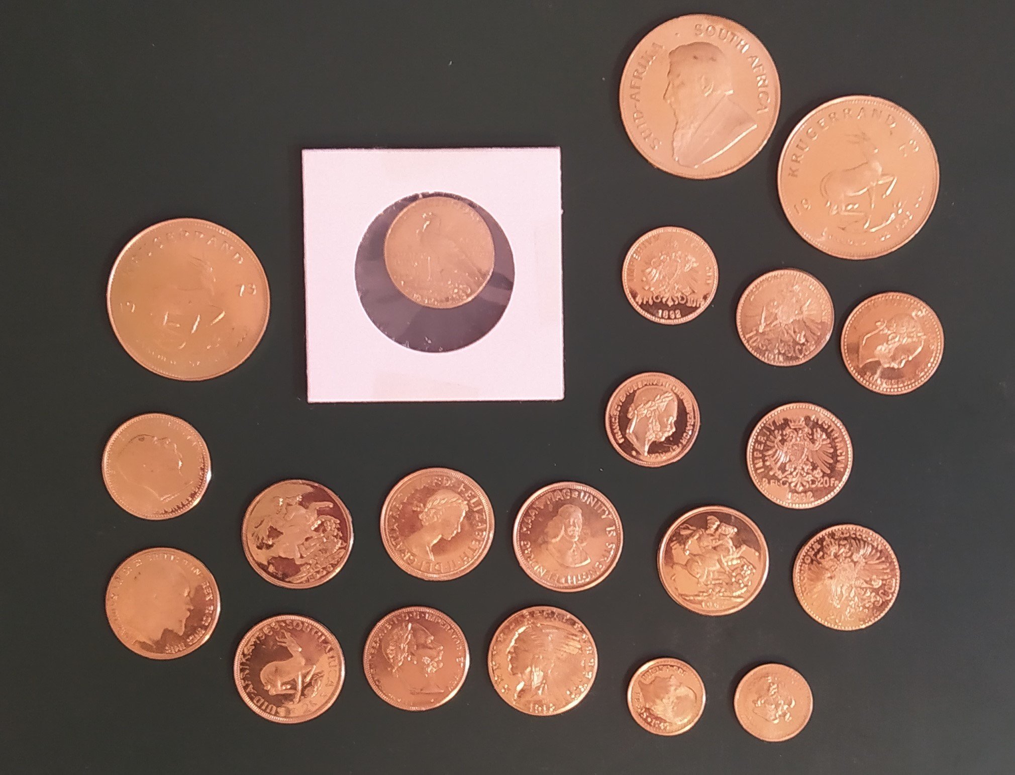 21 einseitige Münznachbildungen (HKK CC BY-NC-SA)