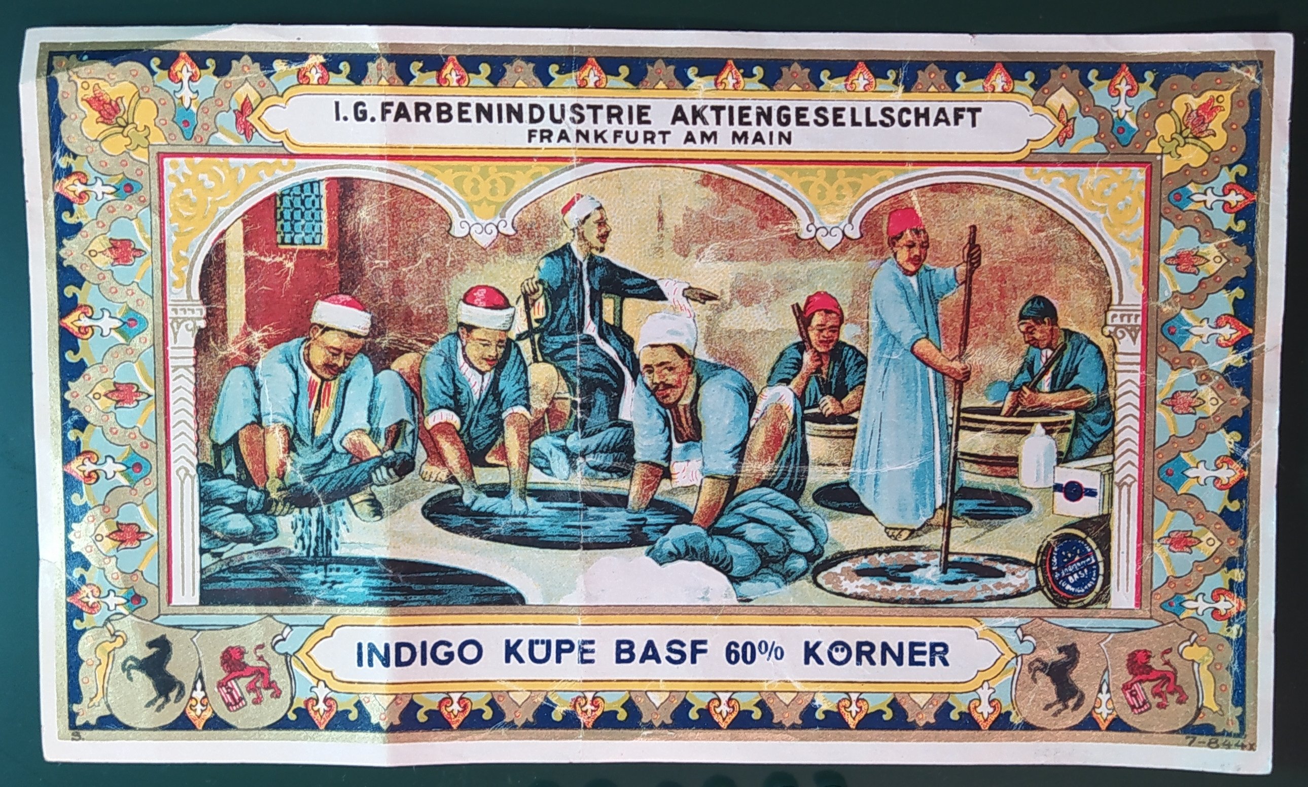 Indigo Produktaufkleber (HKK CC BY-NC-SA)