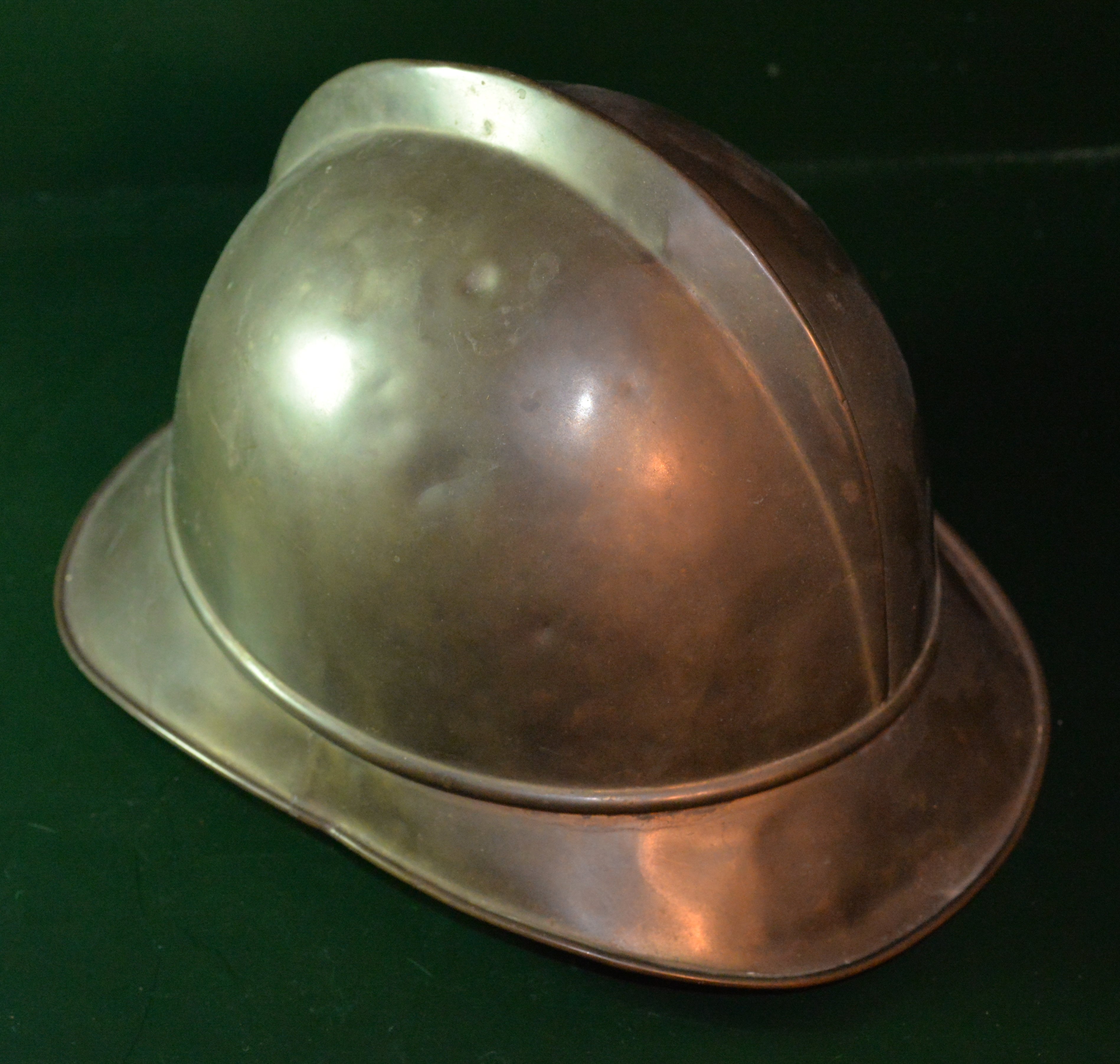 Helm aus Messingblech (HKK CC BY-NC-SA)
