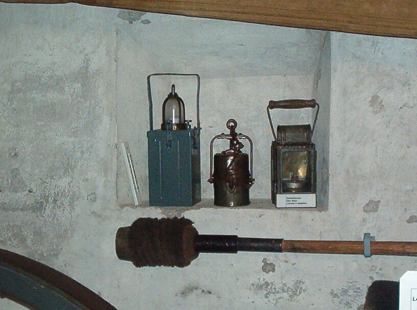 E-Lamp-1 (Westwallmuseum Bad Bergzabern CC BY-NC-SA)