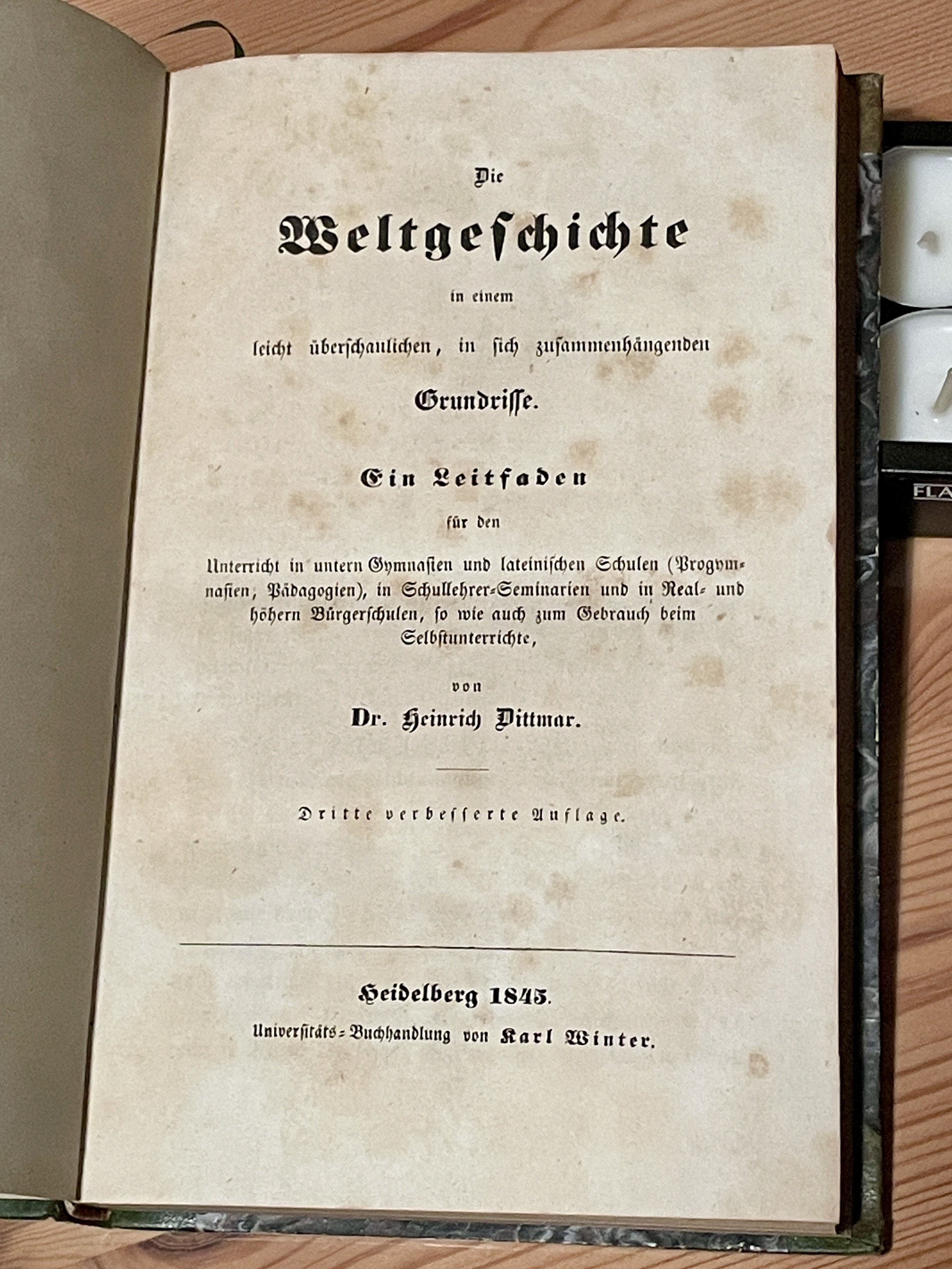 Grundriss der Weltgeschichte von Heinrich Dittmar (Museum Im Alten Rathaus Grünstadt CC BY-NC-SA)