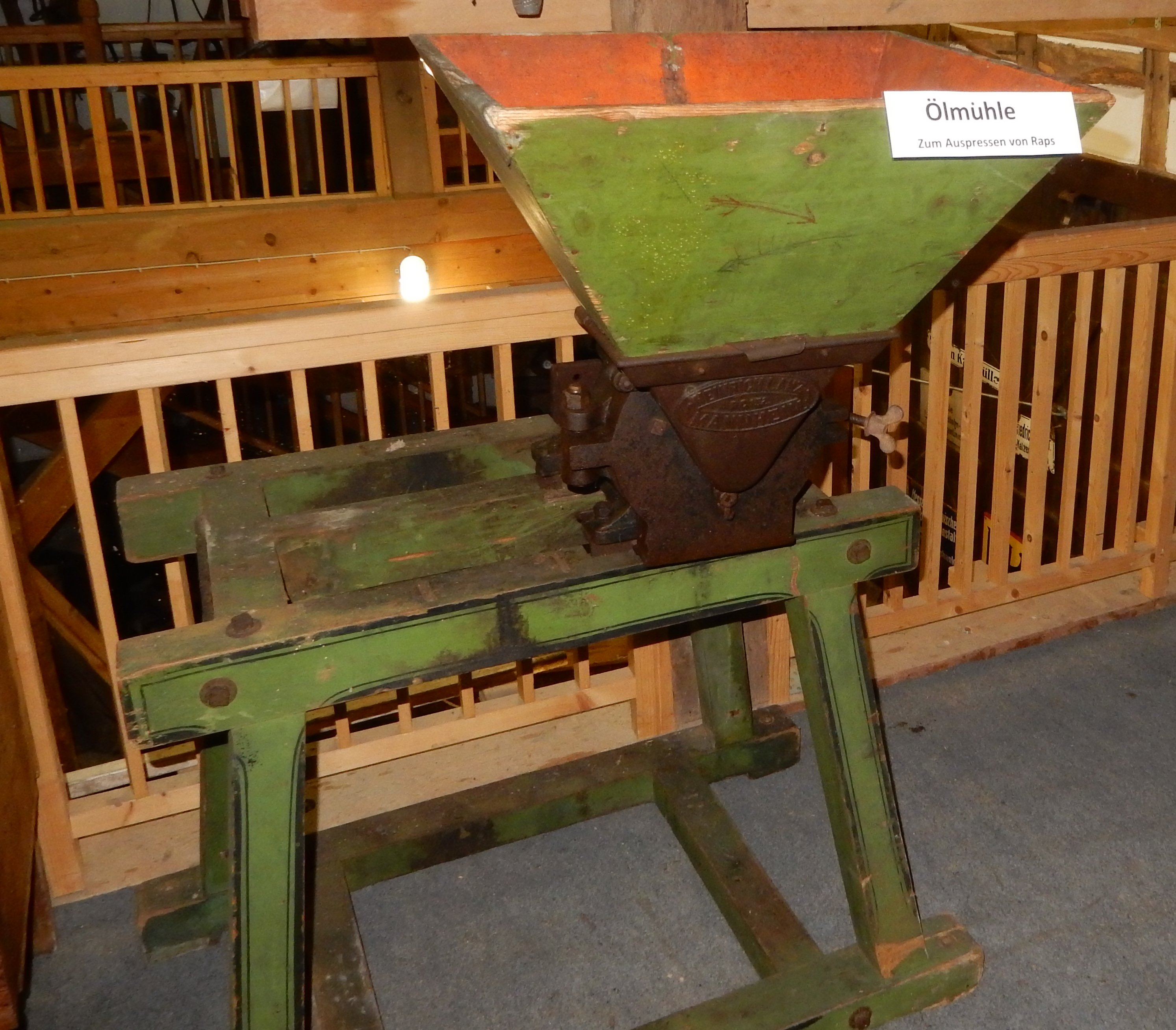 Ölmühle - Standgerät (Einrichmuseum CC BY-NC-SA)