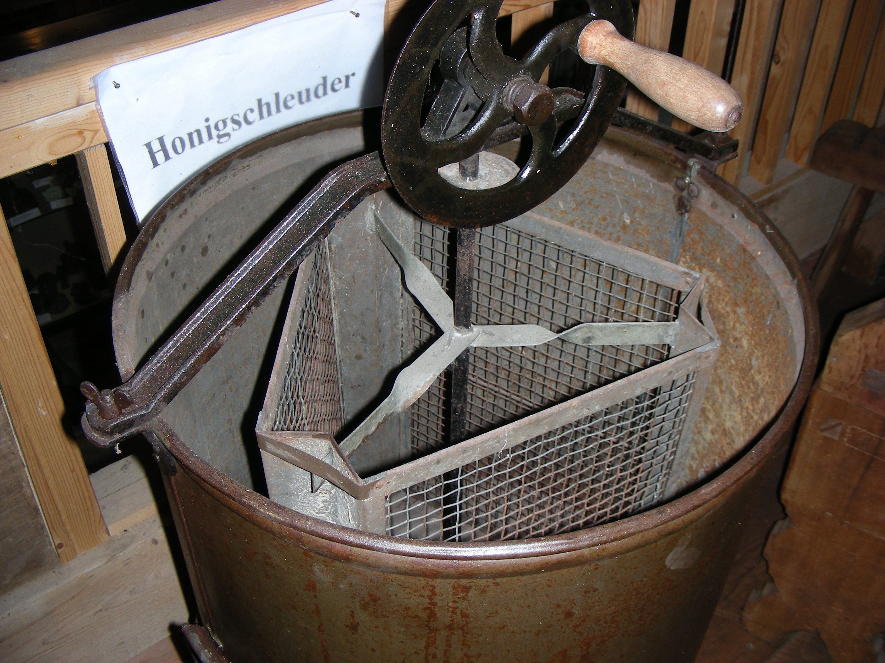 Honigschleuder (Einrichmuseum CC BY-NC-SA)