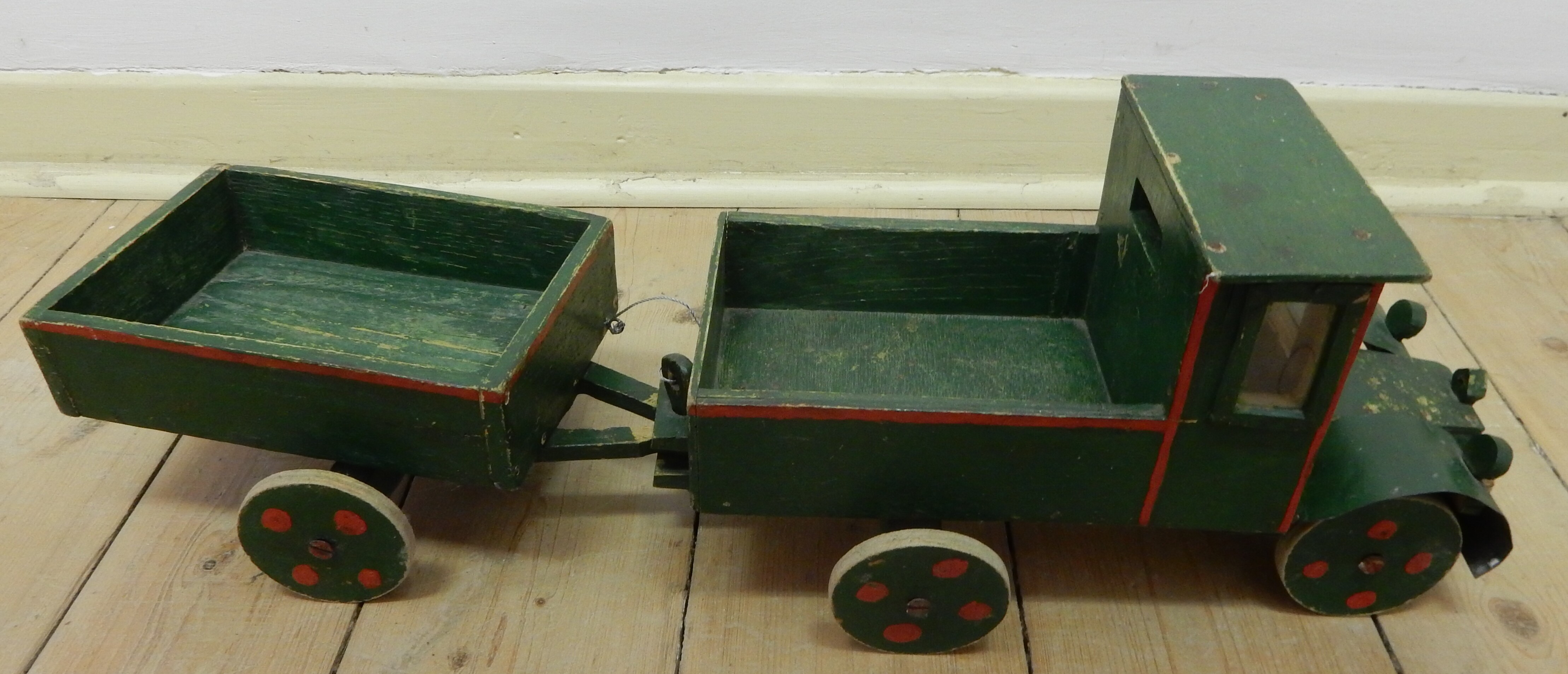 Konvolut Spielzeug: Lastwagen mit Einachshänger (Museumsverein Einrich e.V. CC BY-NC-SA)