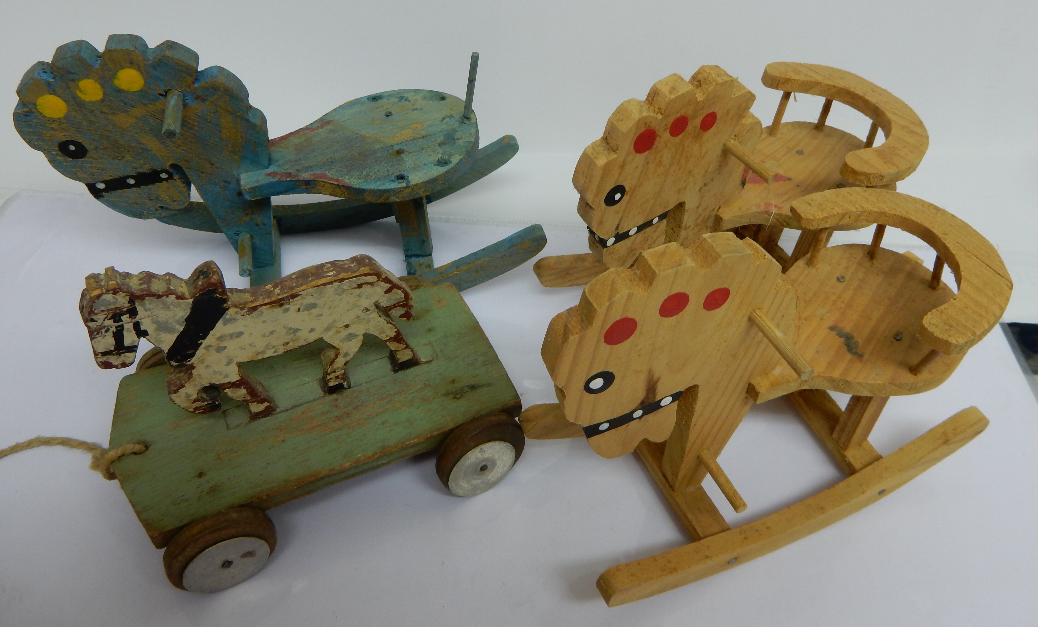 Konvolut Spielzeug: 3 Schaukelpferde für Puppenstube (Museumsverein Einrich e.V. CC BY-NC-SA)