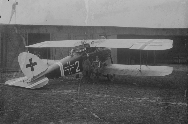 Doppeldecker und Piloten (Historisches Museum der Pfalz, Speyer CC BY)