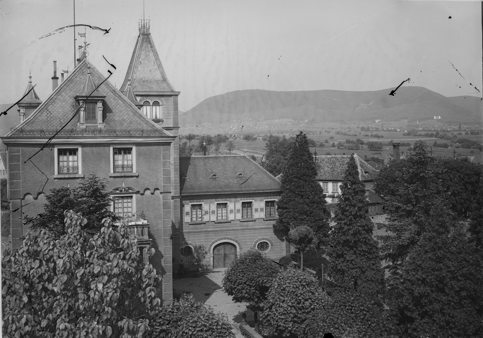 Häuser und Kirchturm (Historisches Museum der Pfalz, Speyer CC BY)