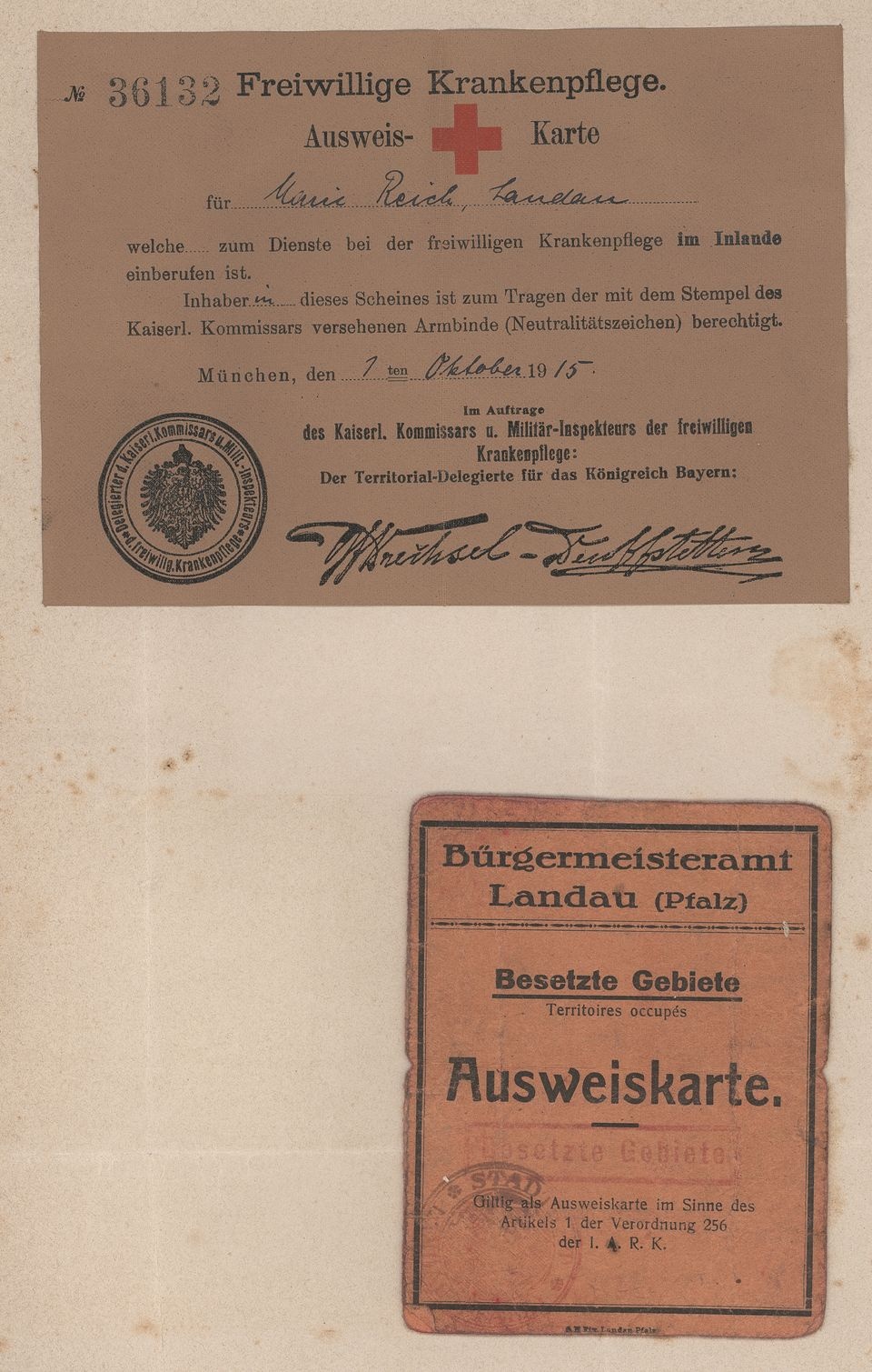 Zwei Ausweiskarten (Historisches Museum der Pfalz, Speyer CC BY)