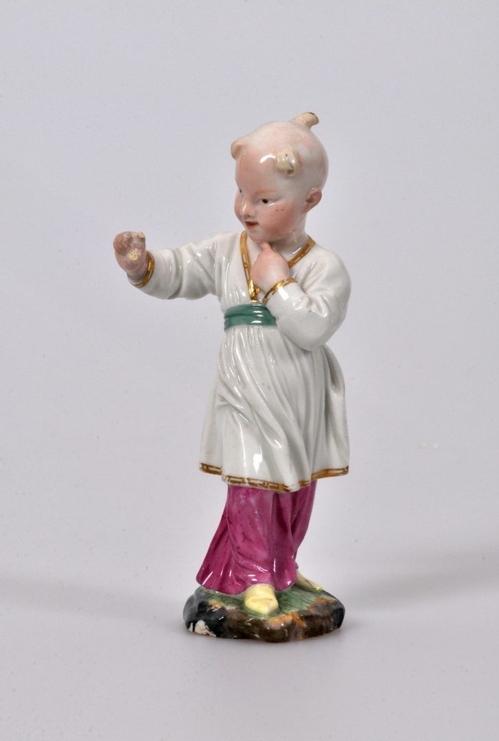 Chinesenknabe mit erhobener rechter Hand (GDKE - Landesmuseum Mainz CC BY-NC-SA)