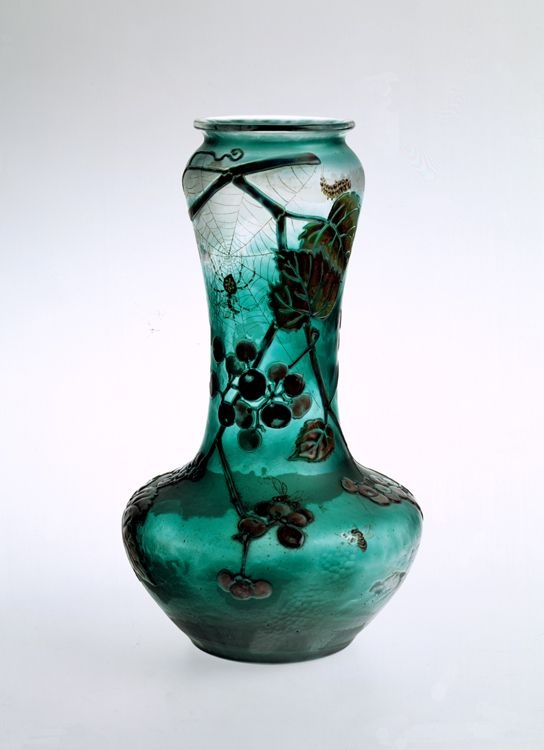 Vase mit Weinrebe und Spinnennetz (GDKE - Landesmuseum Mainz CC BY-NC-SA)