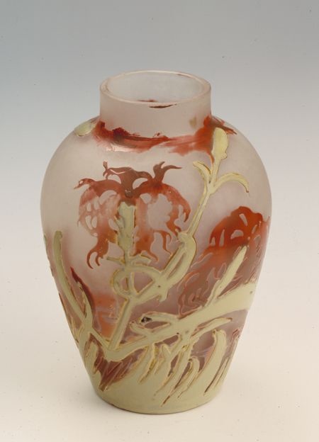 Vase mit blühender Kaiserkrone (GDKE - Landesmuseum Mainz CC BY-NC-SA)