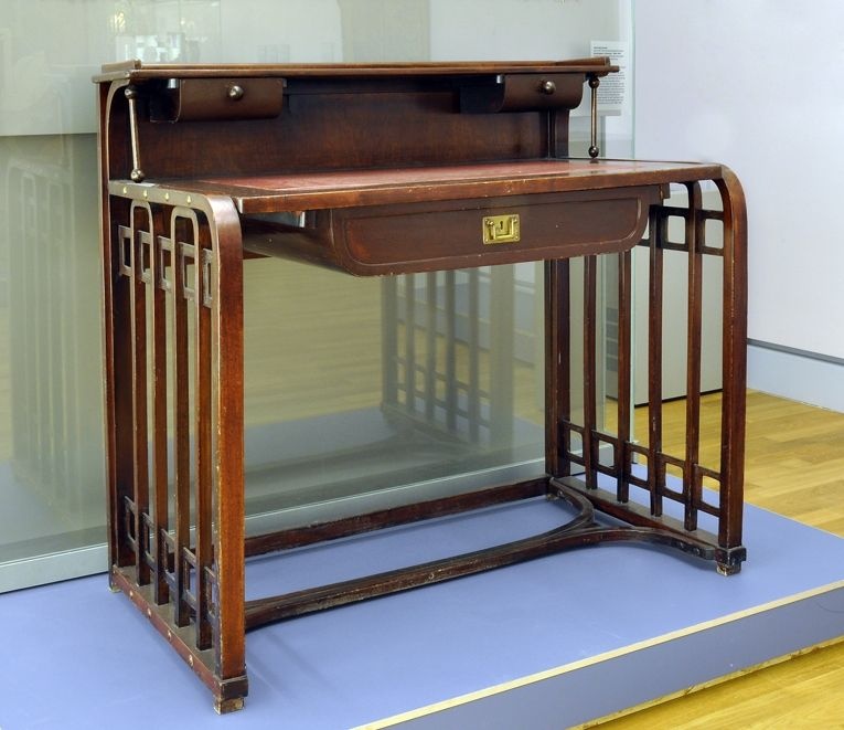 Schreibtisch, Modell Nr. 500-6 (GDKE - Landesmuseum Mainz CC BY-NC-SA)
