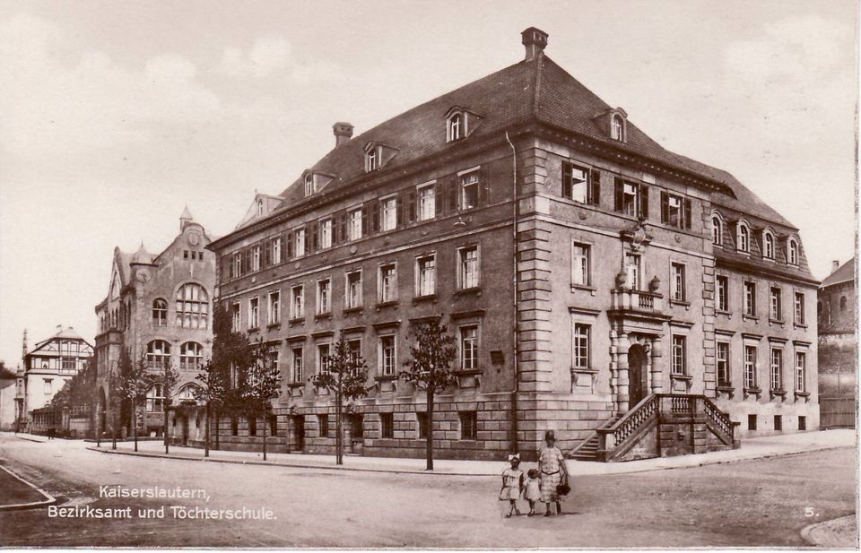 Kaiserslautern, Bezirksamt und Töchterschule. (Theodor-Zink-Museum Kaiserslautern CC BY-NC-SA)