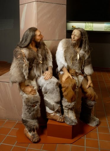Neanderthaler (Homo neanderthalensis) und Cro-Magnon-Mensch (Homo sapiens) (Historisches Museum der Pfalz, Speyer CC BY-NC-ND)