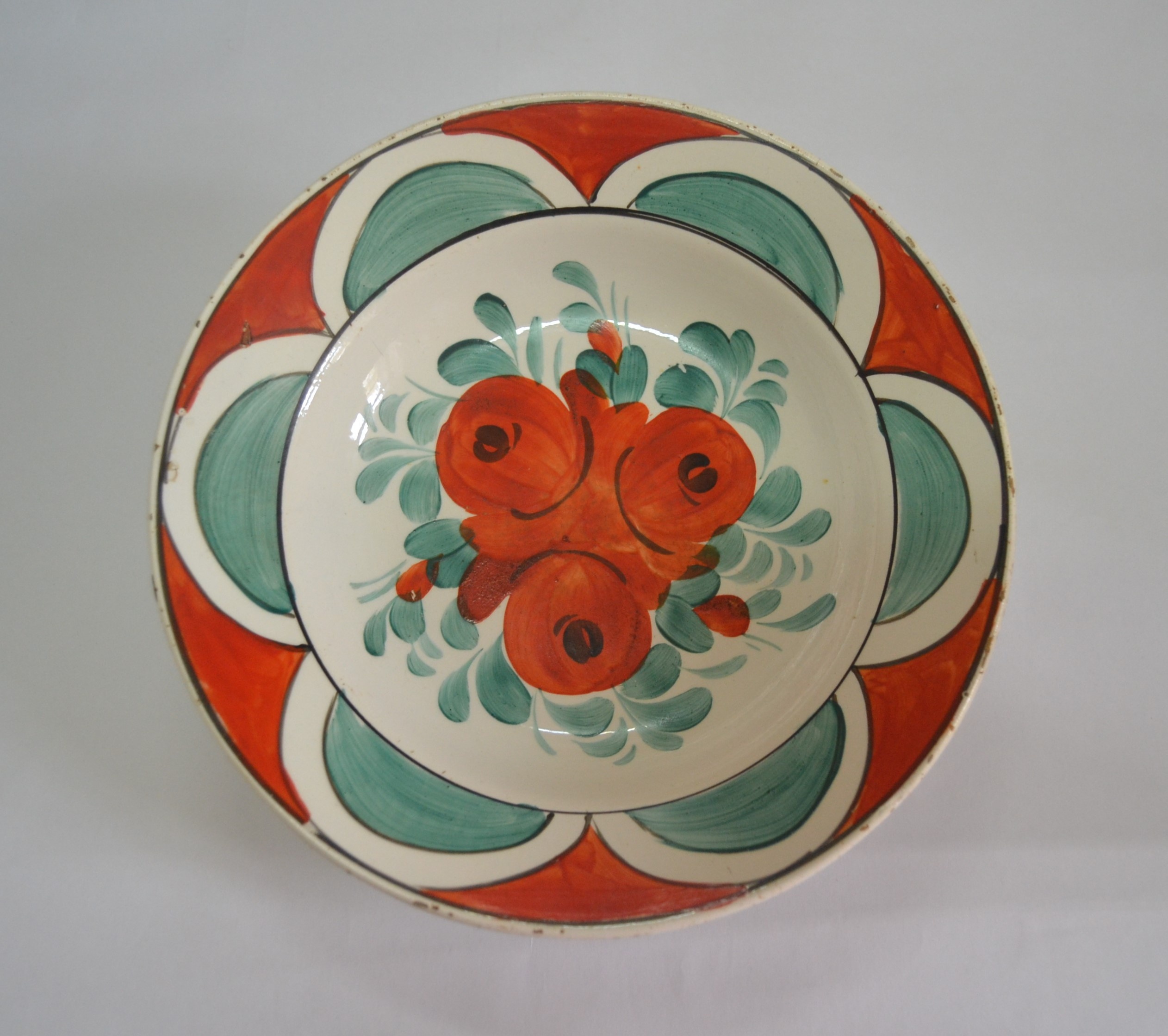 Keménycserép tányér (farfurie) (Kallós Zoltán Néprajzi Gyűjtemény CC BY-NC-SA)