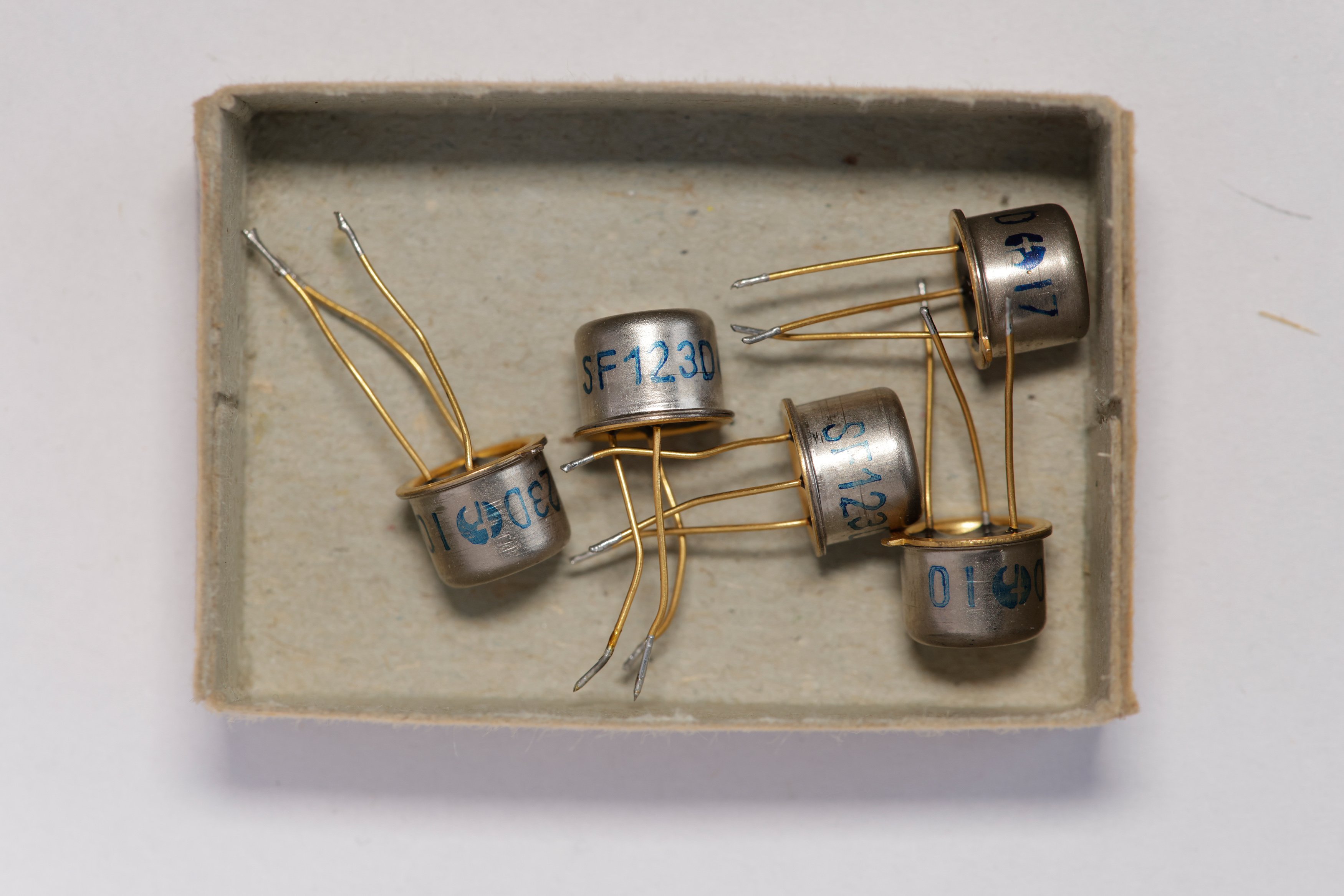 Transistor SF 123 (ZCOM Zuse-Computer-Museum CC0)