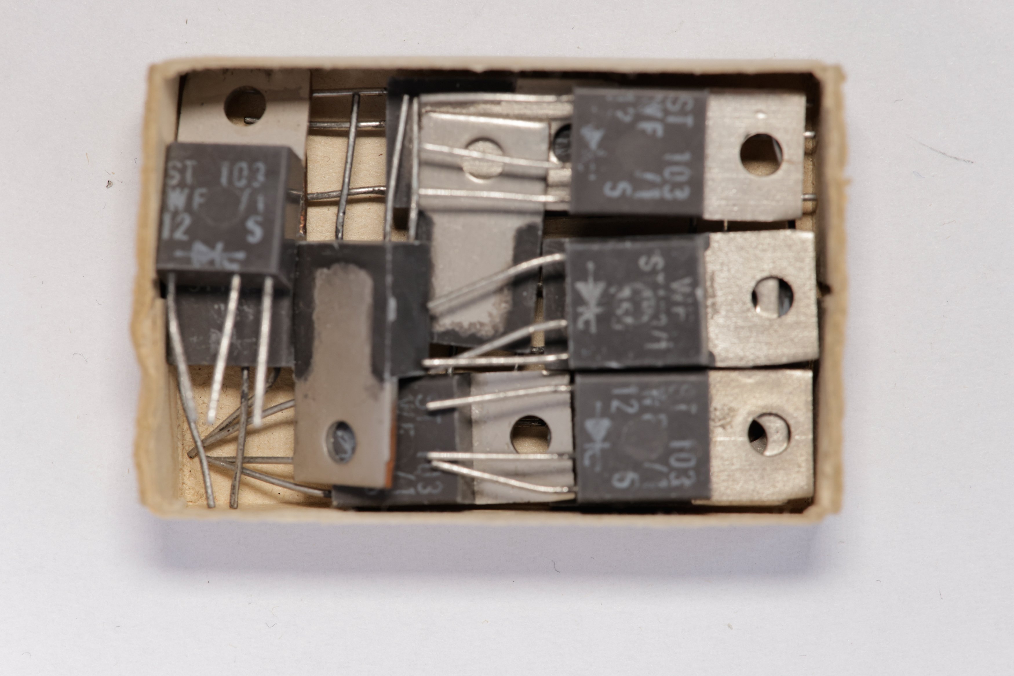 Kleinleistungstyristor ST 103 (ZCOM Zuse-Computer-Museum CC0)