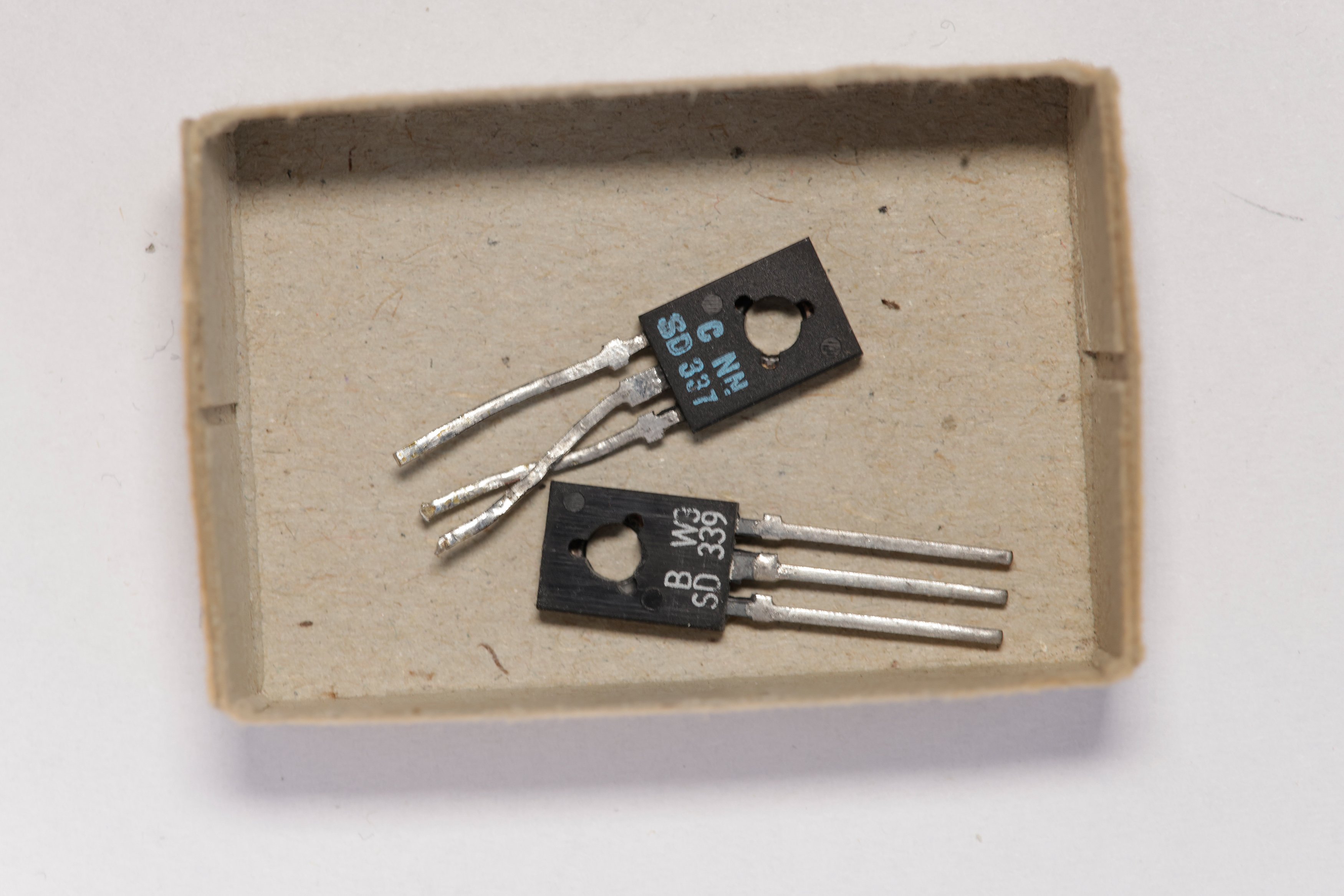 Transistor SD 337 (ZCOM Zuse-Computer-Museum CC0)
