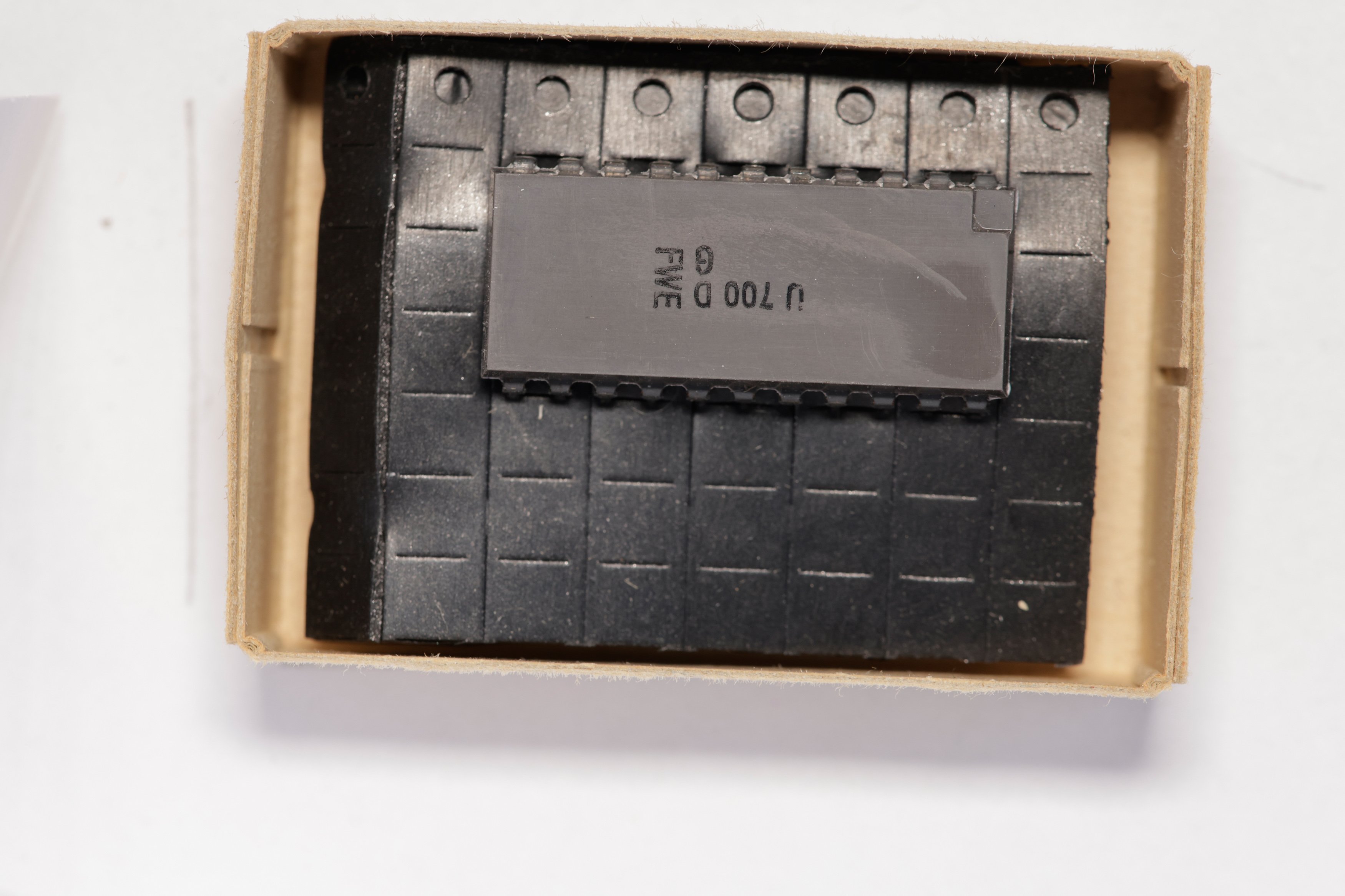 Integrierter Schaltkreis U 700D Sensorschaltkreis (ZCOM Zuse-Computer-Museum CC0)