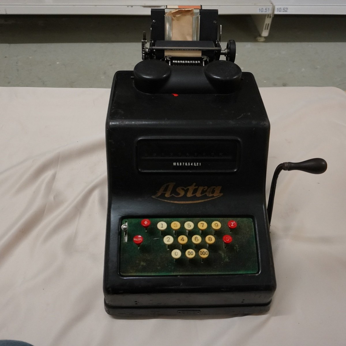 Rechenmaschine Astra, SN: 9779 (ZCOM Zuse-Computer-Museum CC0)
