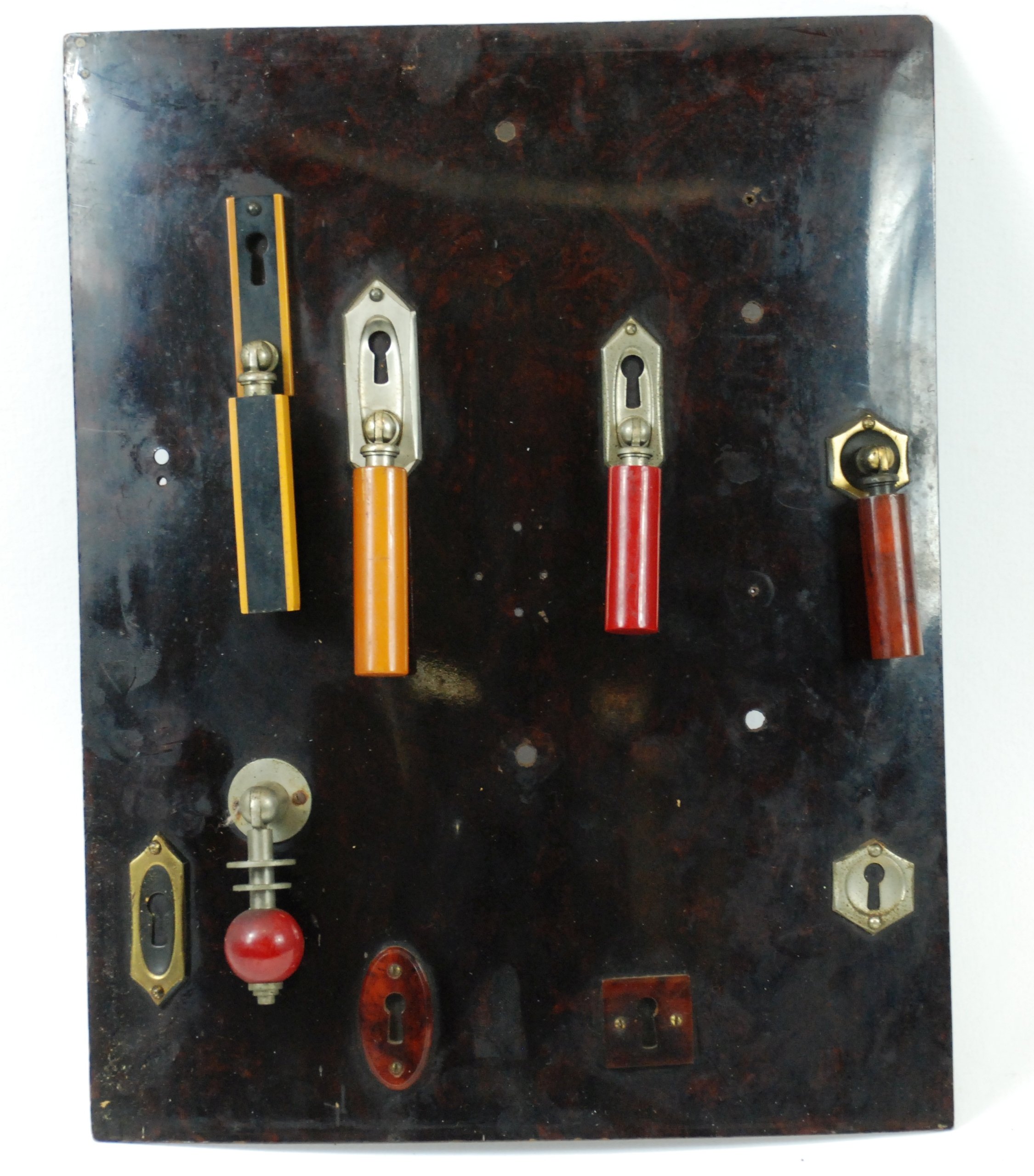 Möbelgriff mit Schlüssellochblende (Stadtmuseum / Kleine Galerie Döbeln CC BY-NC-SA)