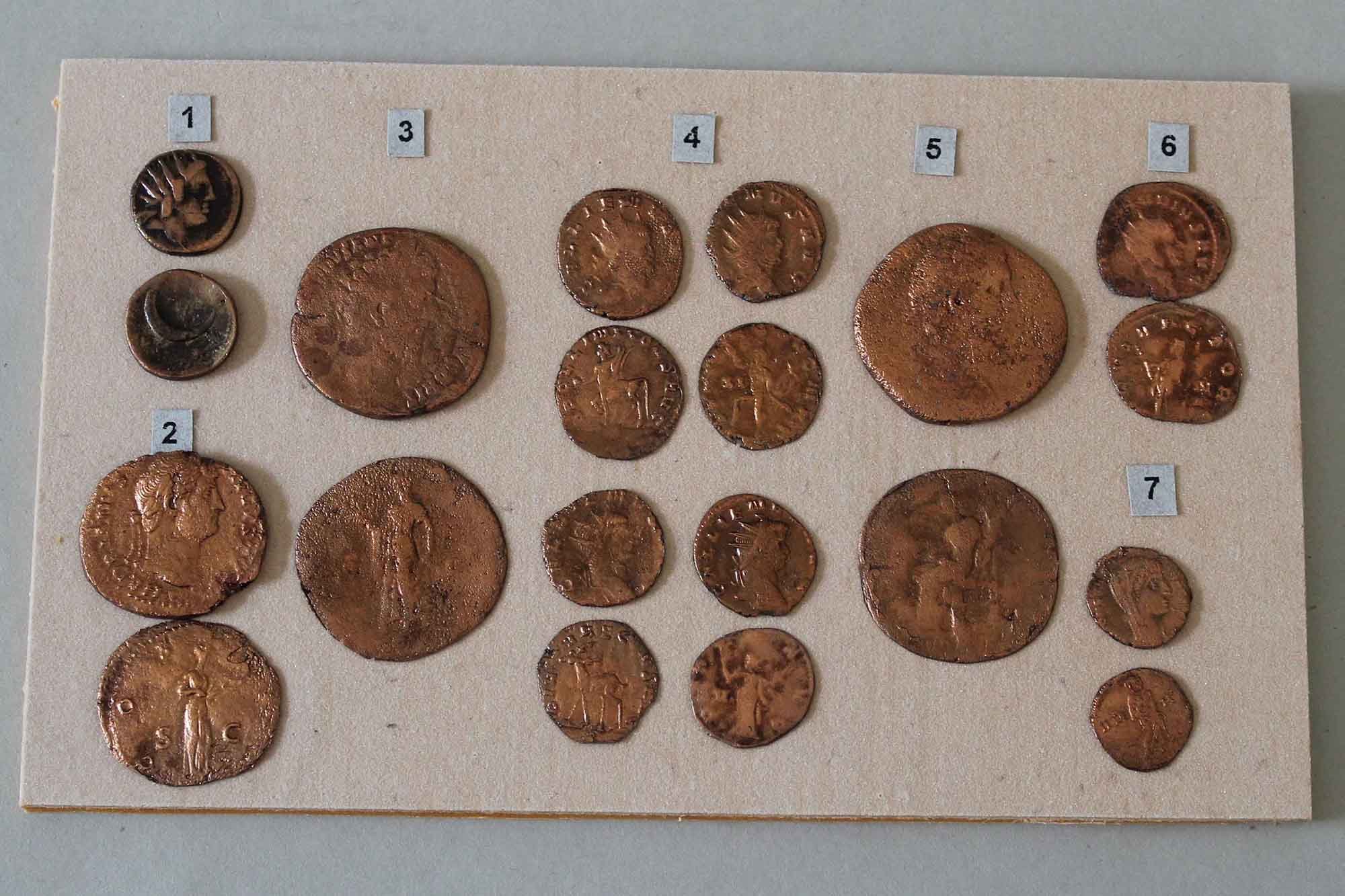 Römische Münzen (Nachbildung) (Karrasburg Museum Coswig CC BY-NC-SA)