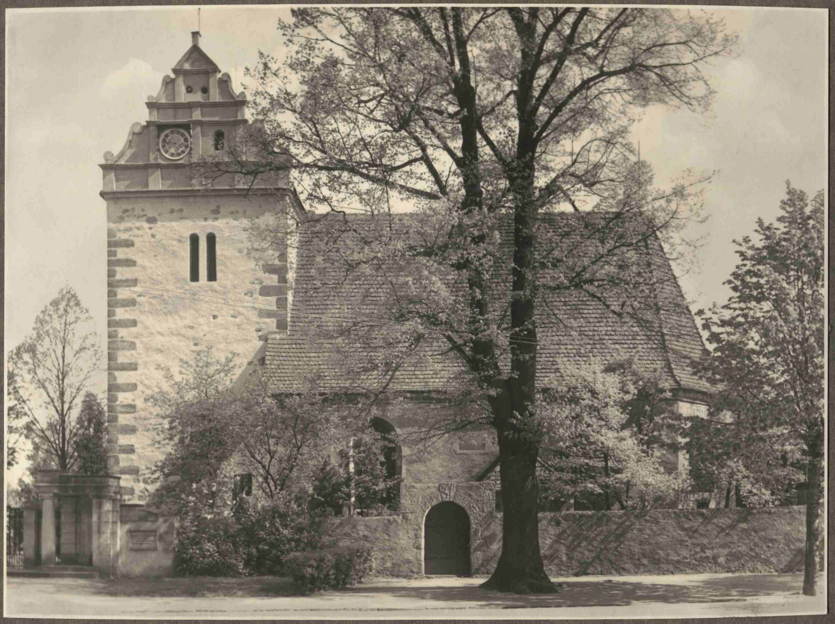 Vorderansicht der Alten Kirche (Karrasburg Museum Coswig CC BY-NC-SA)