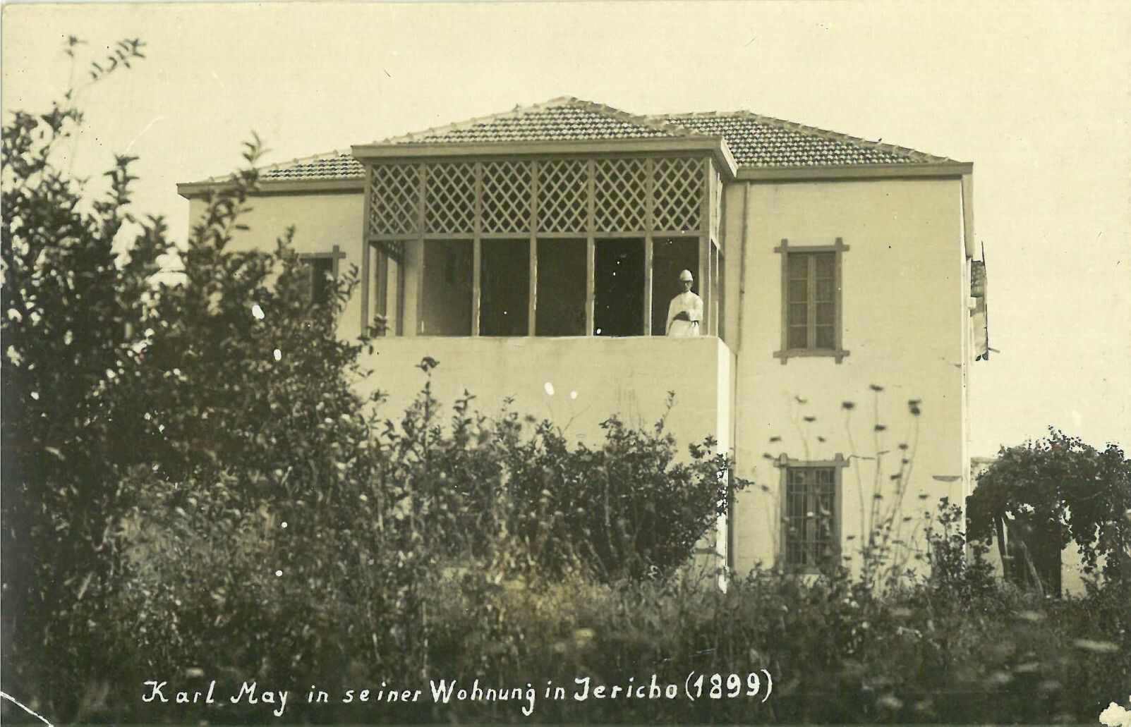 Karl May Karte; Karl May in seiner Wohnung in Jericho 1899 (Karl-May-Museum gGmbH RR-R)