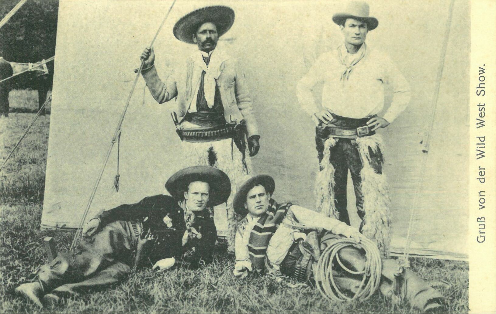 Wild west Show der Deer Family; Gruppenbild mit 4 Männern (Karl-May-Museum gGmbH RR-R)