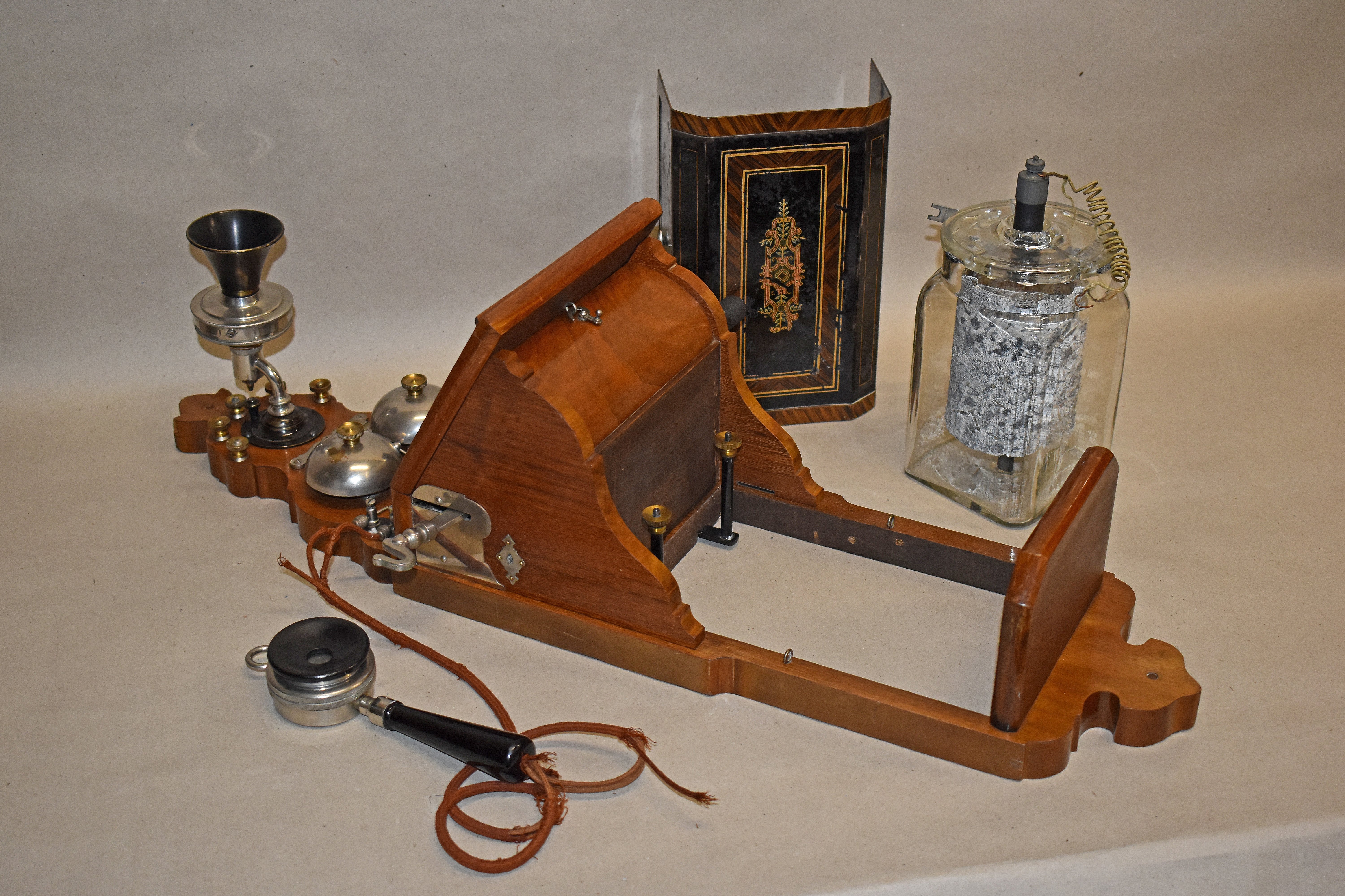 Telefon (Heimatmuseum Ebersbach-Neugersdorf CC BY-NC-SA)