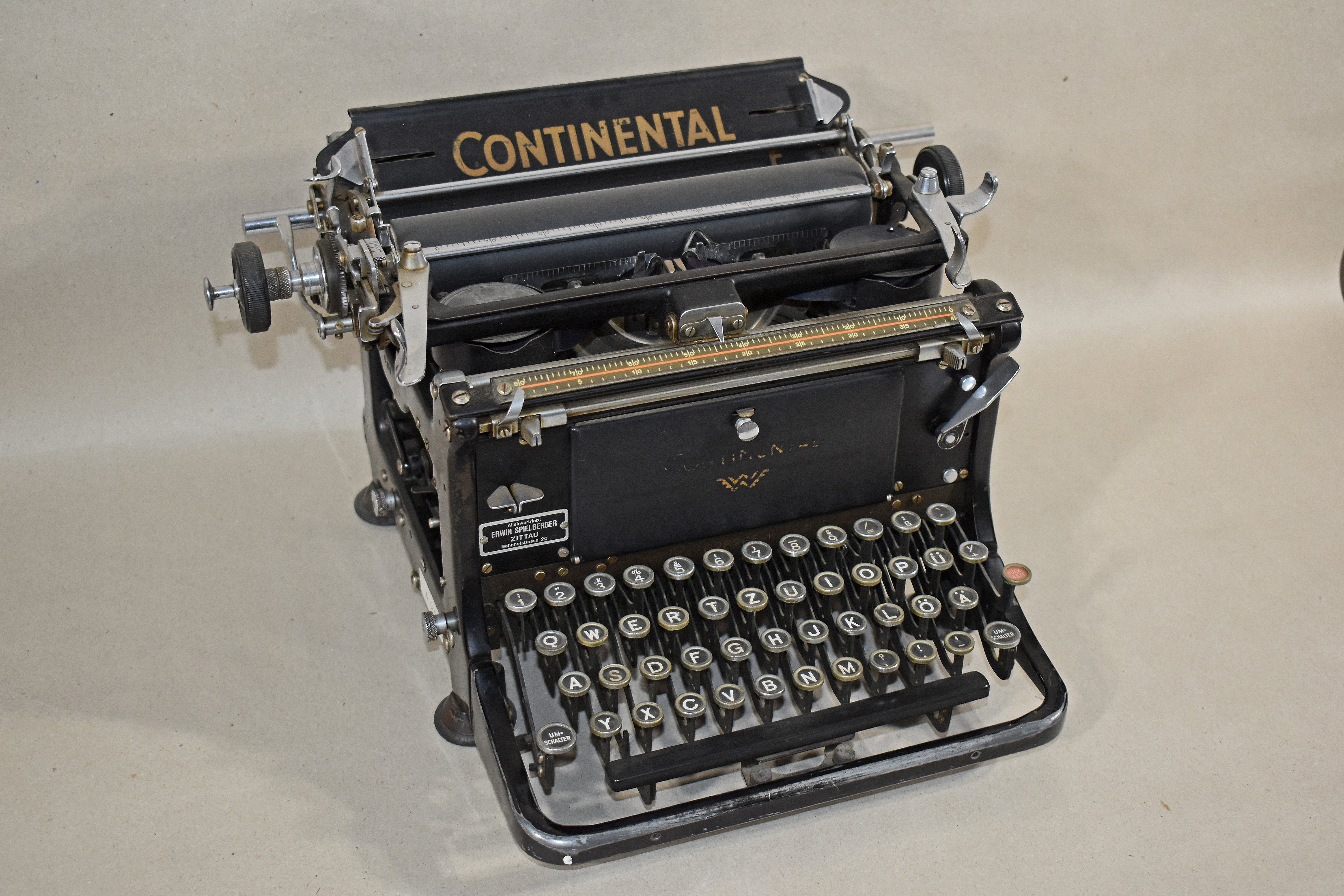 Schreibmaschine (Heimatmuseum Ebersbach-Neugersdorf CC BY-NC-SA)