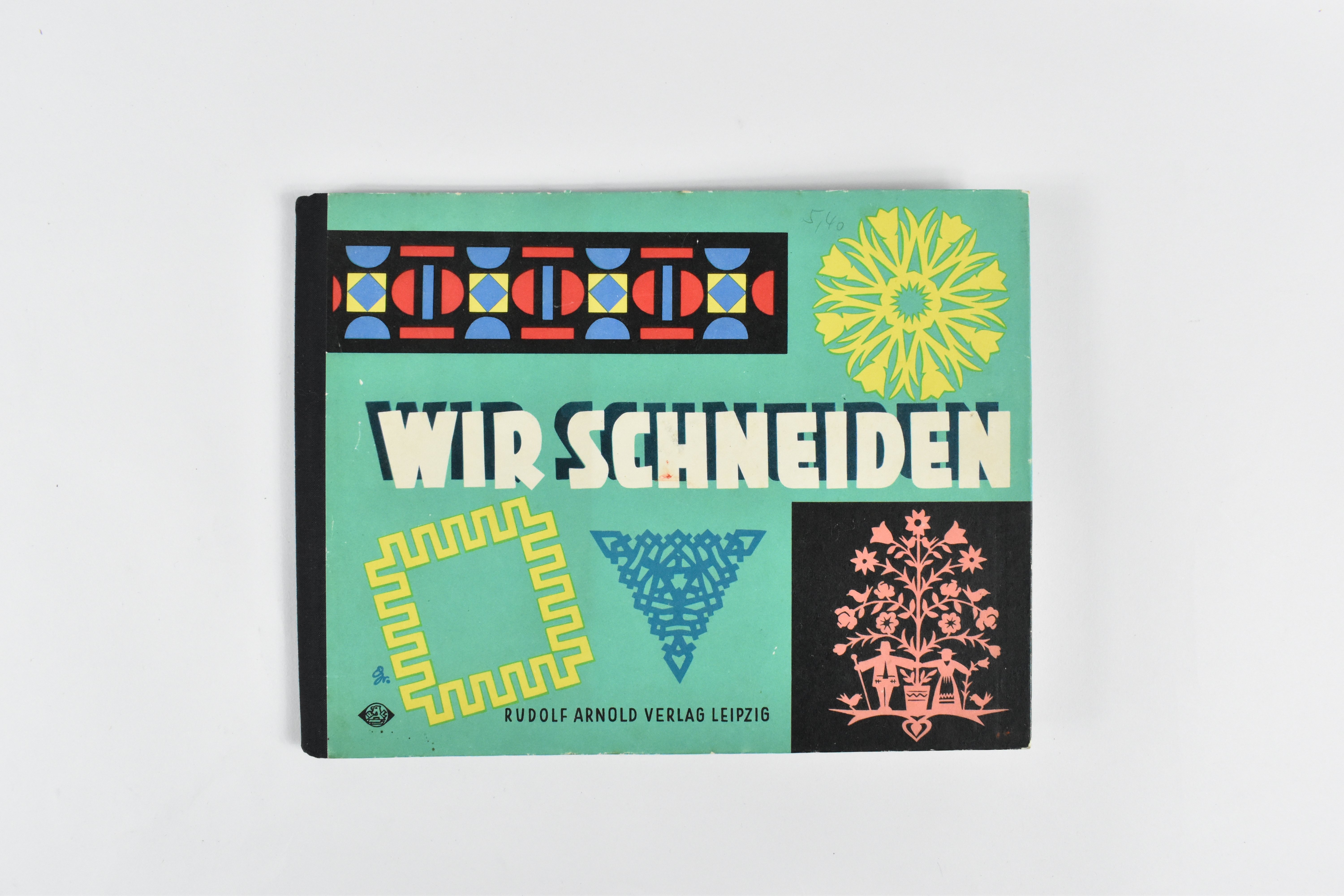 Lehr- und Bastelbuch "Wir schneiden" (Heimatwelten Zwönitz CC BY-NC-SA)
