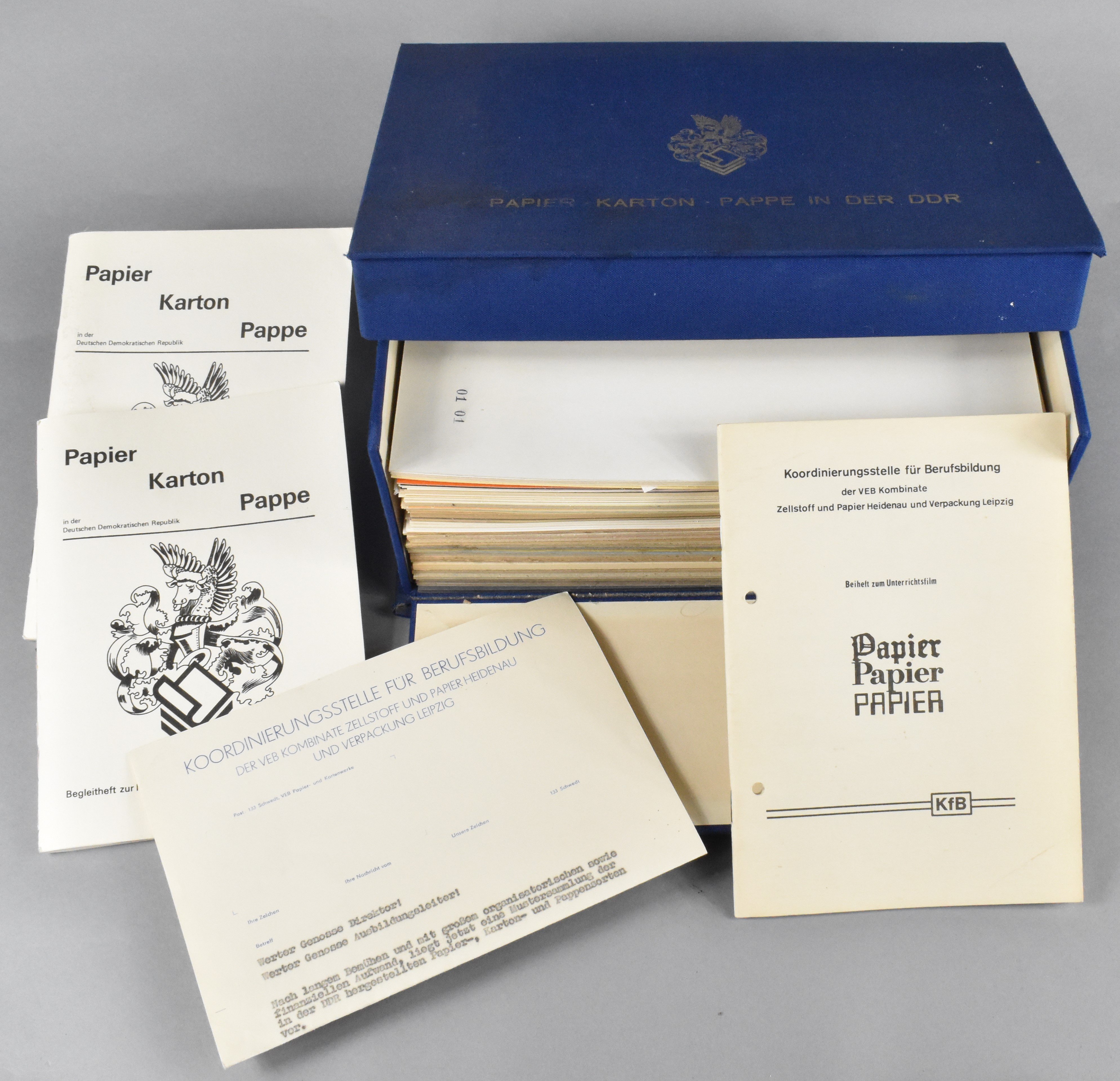Papier - Karton - Pappe in der DDR, Mustersammlung (Heimatwelten Zwönitz CC BY-NC-SA)