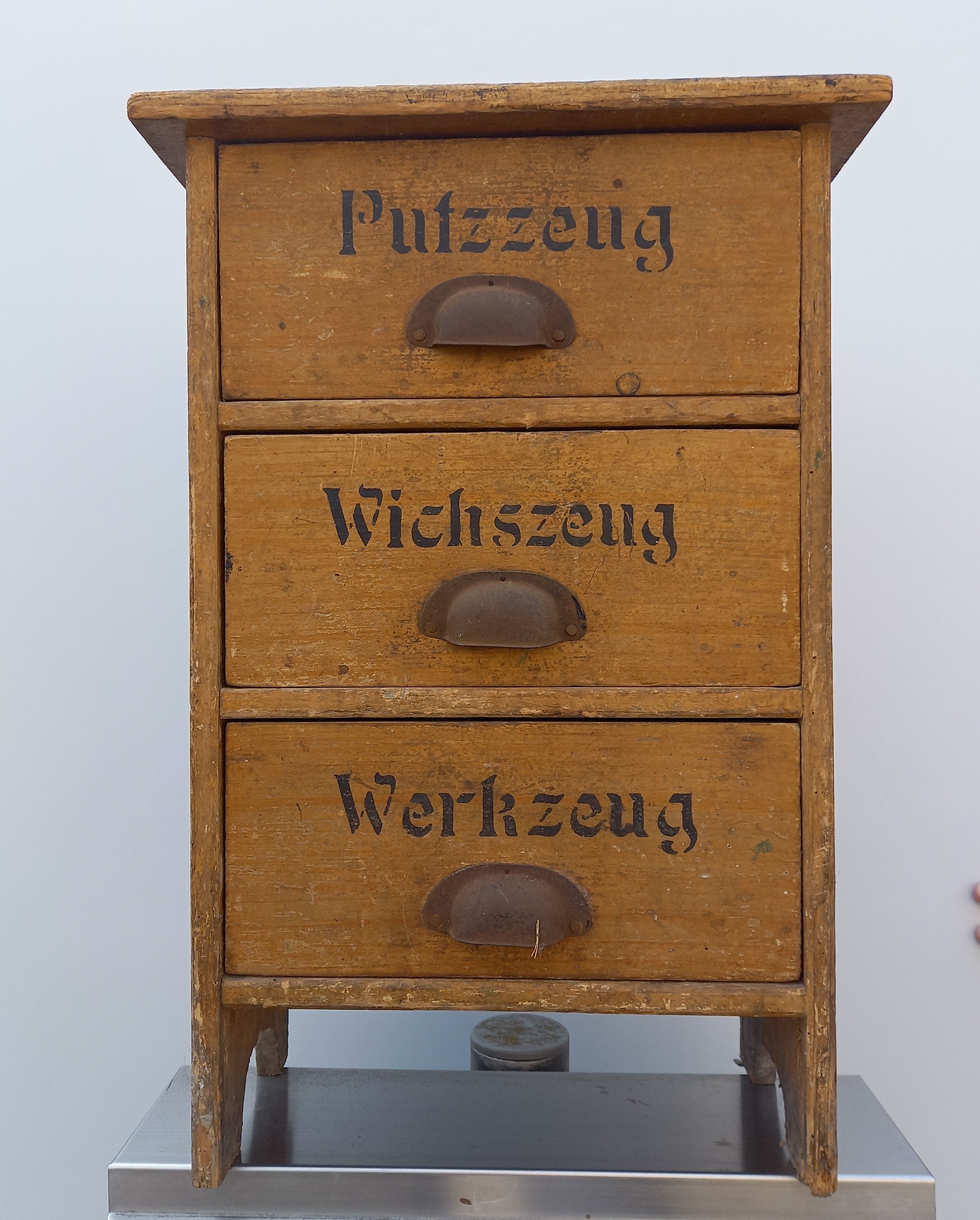 Putzschränkchen (Heimatverein Borsdorf CC BY-NC-SA)