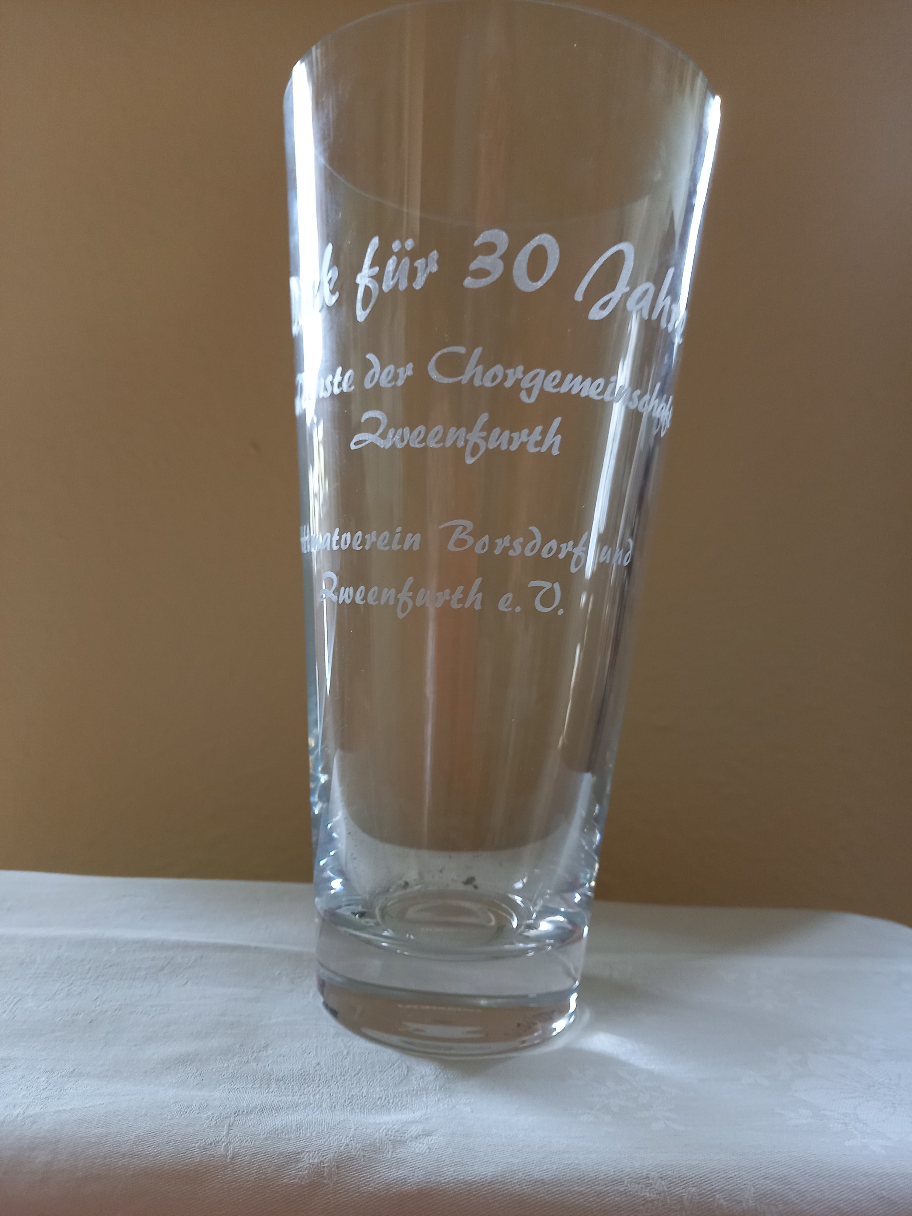 Ehrenpokal "30 Jahre Chorgemeinschaft Zweenfurth" (Heimatverein Borsdorf CC BY-NC-SA)