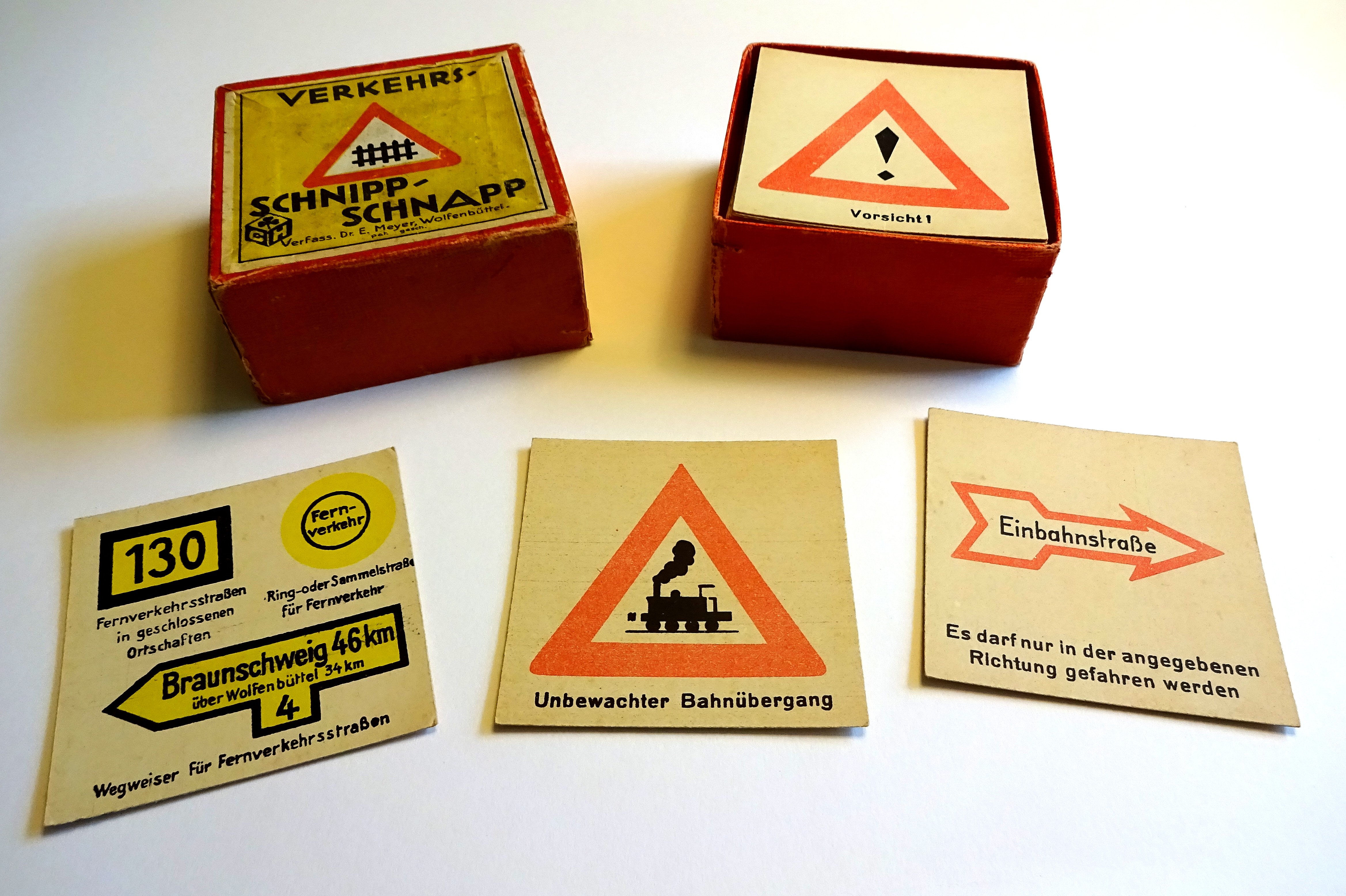 Verkehrszeichen-Quartett (Heimatverein Borsdorf CC BY-NC-SA)