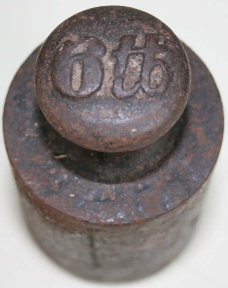 Eisengewicht 6 Pfund (Stadt- und Waagenmuseum Oschatz CC BY-NC-SA)