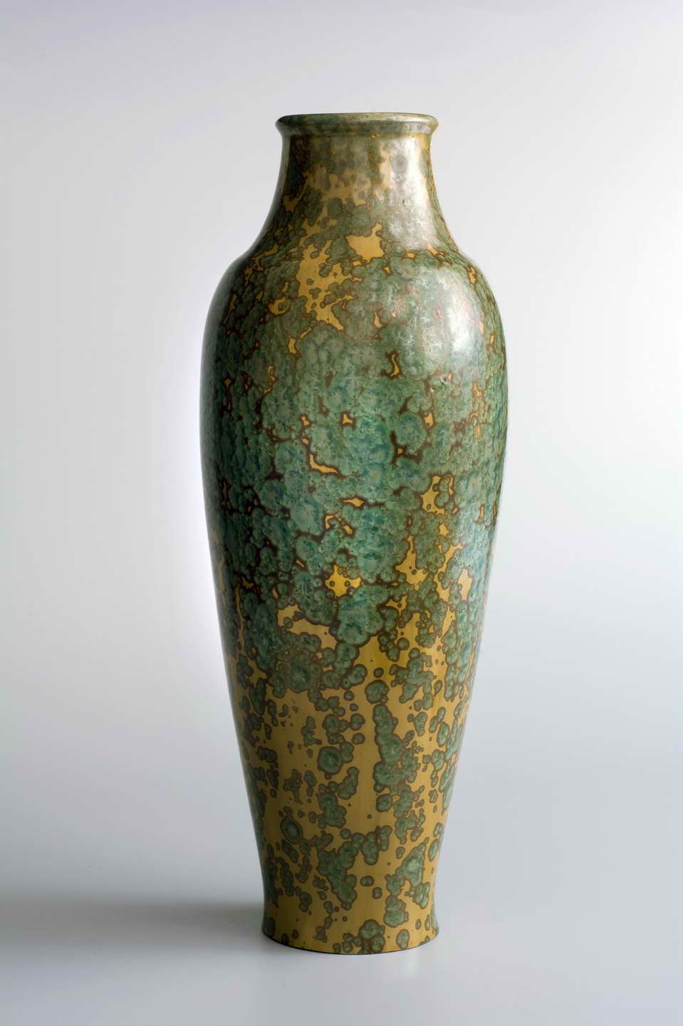 Schlanke Vase aus hellem Scherben (Museum Bautzen – Muzej Budyšin CC BY-NC-SA)
