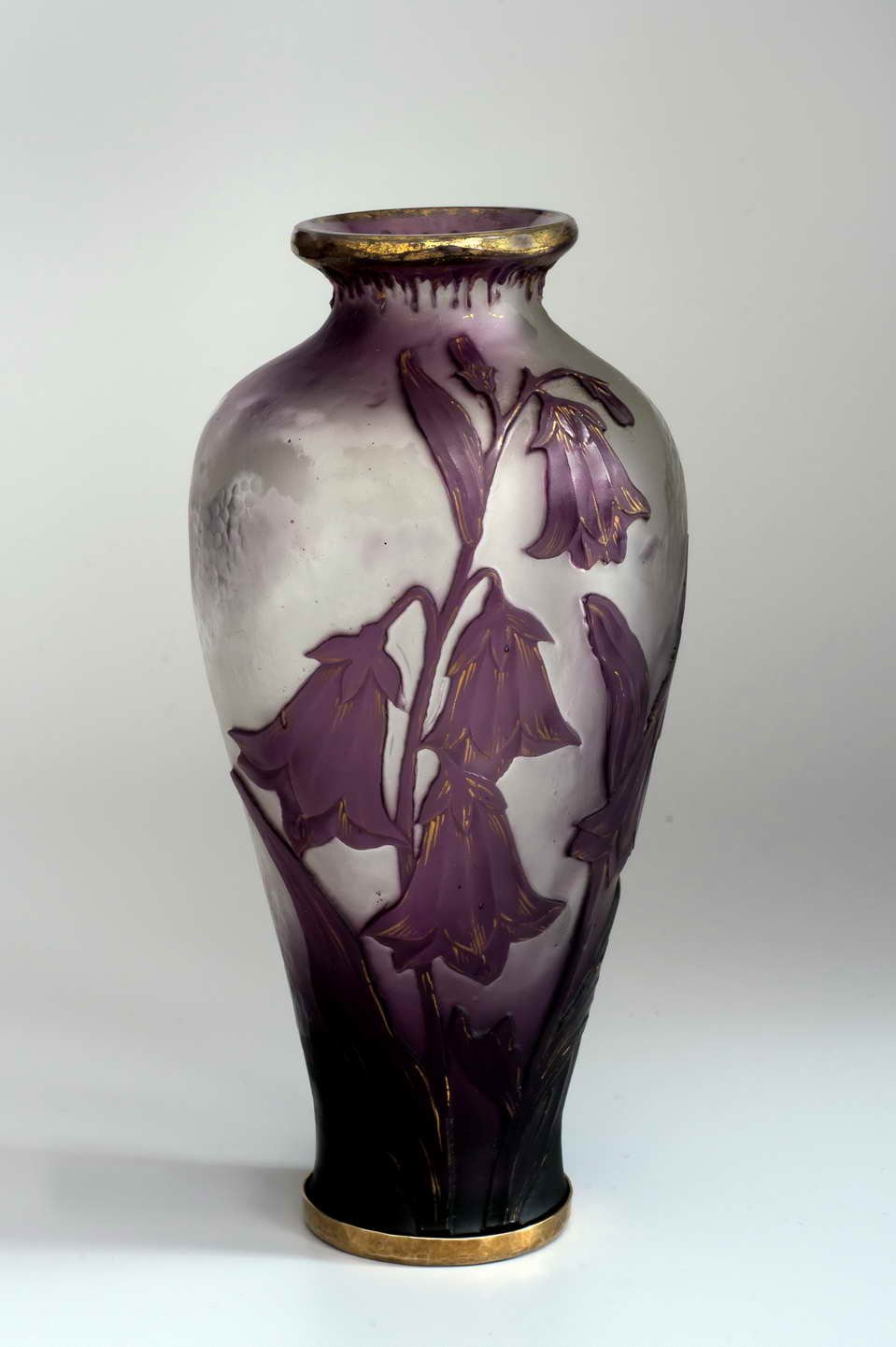 Vase aus Klarglaskörper (Museum Bautzen – Muzej Budyšin CC BY-NC-SA)