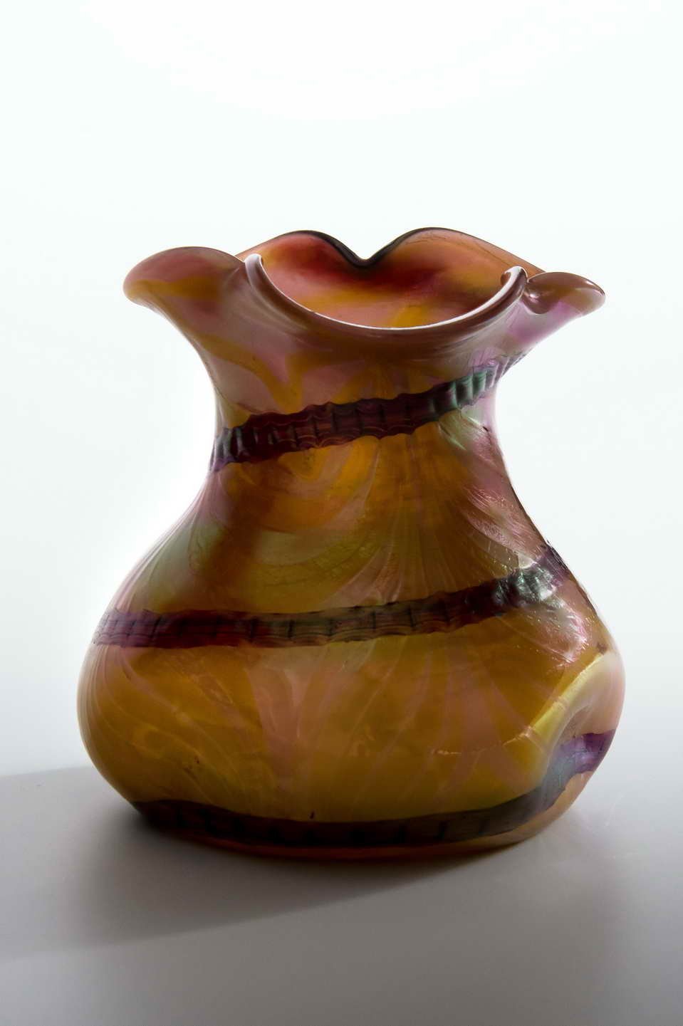 Beutelförmige Vase aus Klarglas (Museum Bautzen – Muzej Budyšin CC BY-NC-SA)