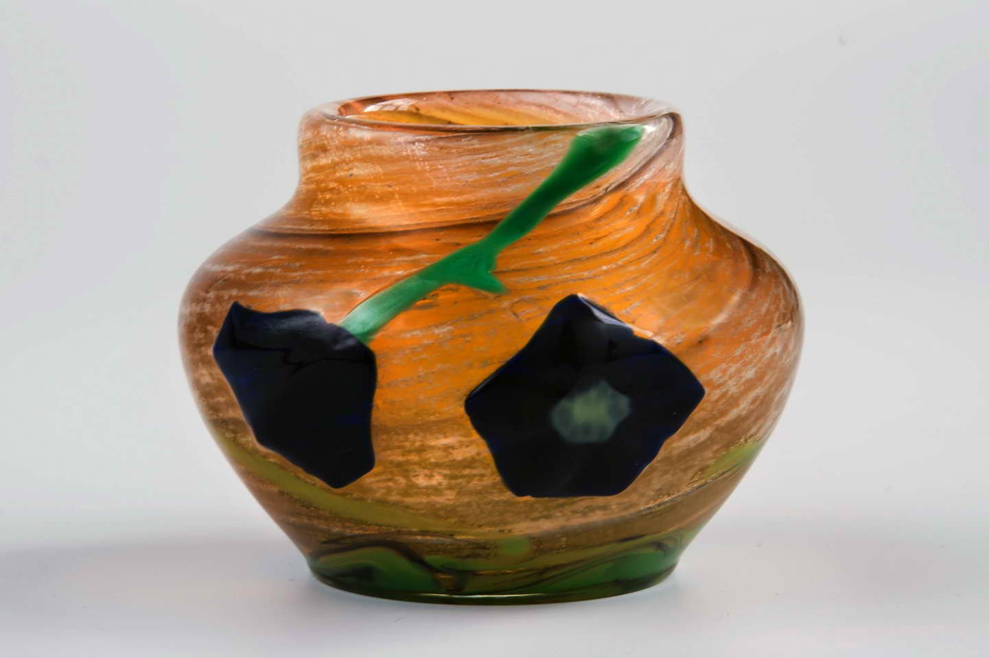 Vase aus zweischichtigem Klarglas (Museum Bautzen – Muzej Budyšin CC BY-NC-SA)