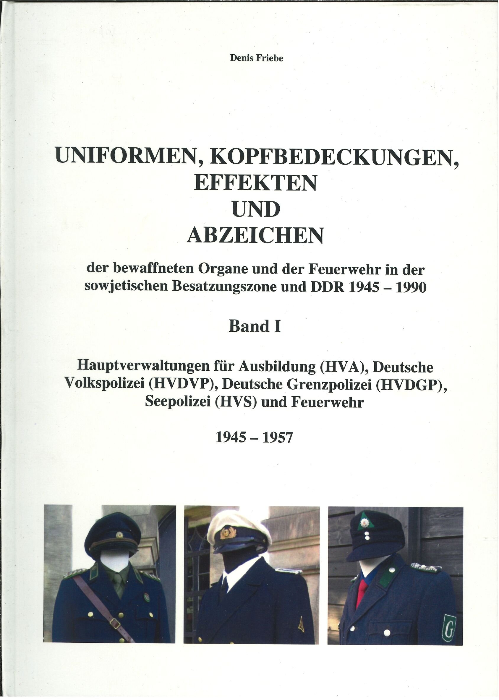 Uniformen, Kopfbedeckungen, Effekten und Abzeichen (Feuerwehrmuseum Grethen CC BY-NC-SA)