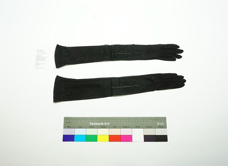 Damen-Handschuhe, Kettengewirk (Museen der Stadt Limbach-Oberfrohna Esche-Museum CC BY-NC-SA)
