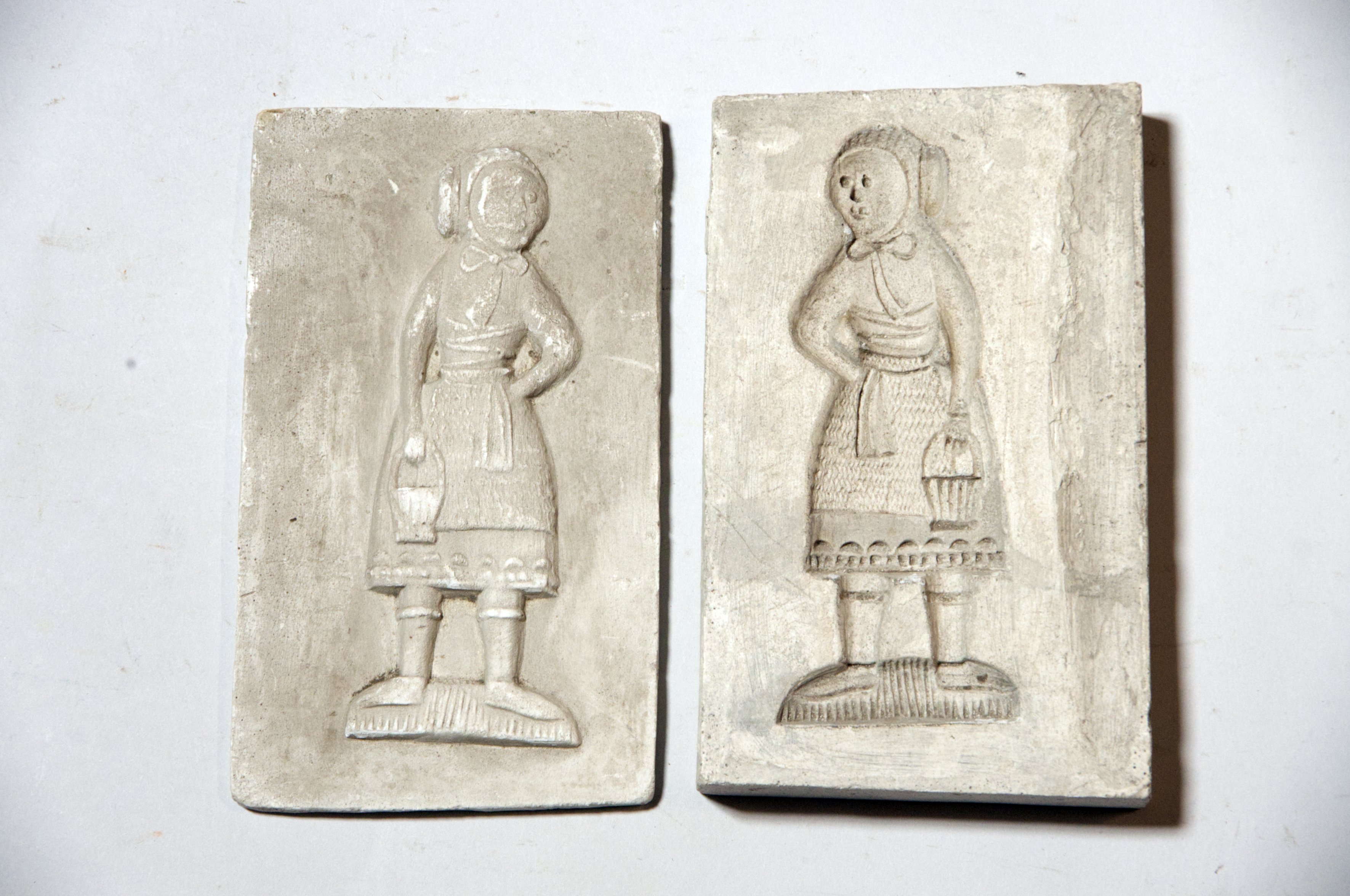 Matrize mit Bildkachel Frauenfigur mit Korb (Museen Kohren-Sahlis - Töpfermuseum CC BY-NC-SA)