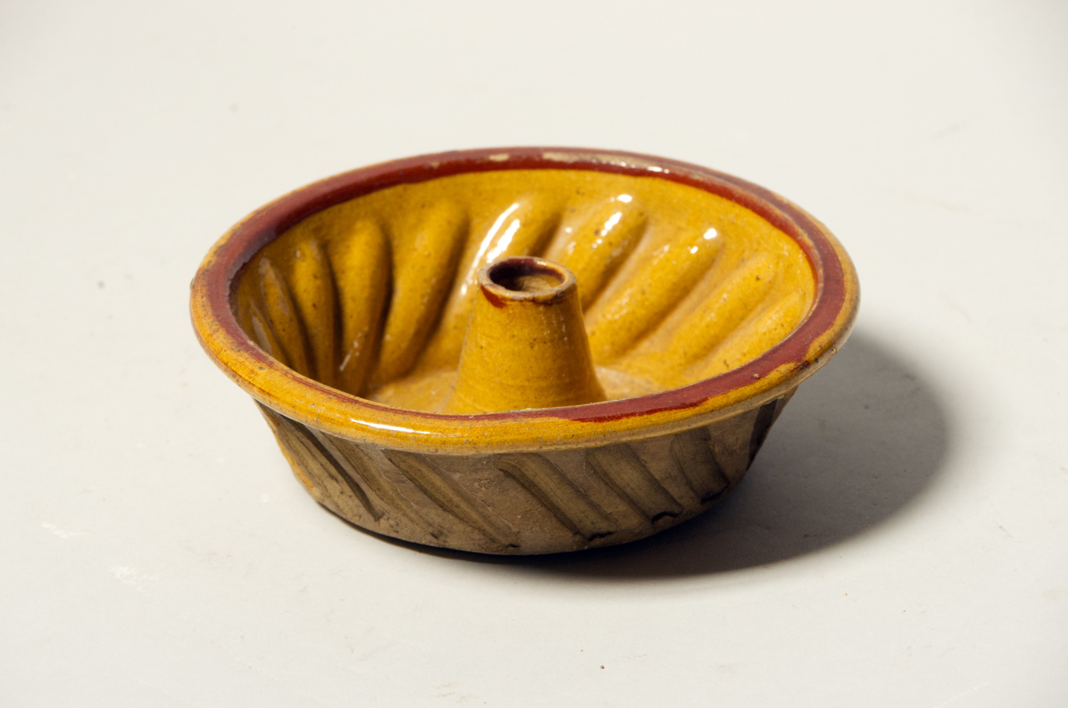 Kleine Aschkuchen- oder Gugelhupfform (Museen Kohren-Sahlis - Töpfermuseum CC BY-NC-SA)